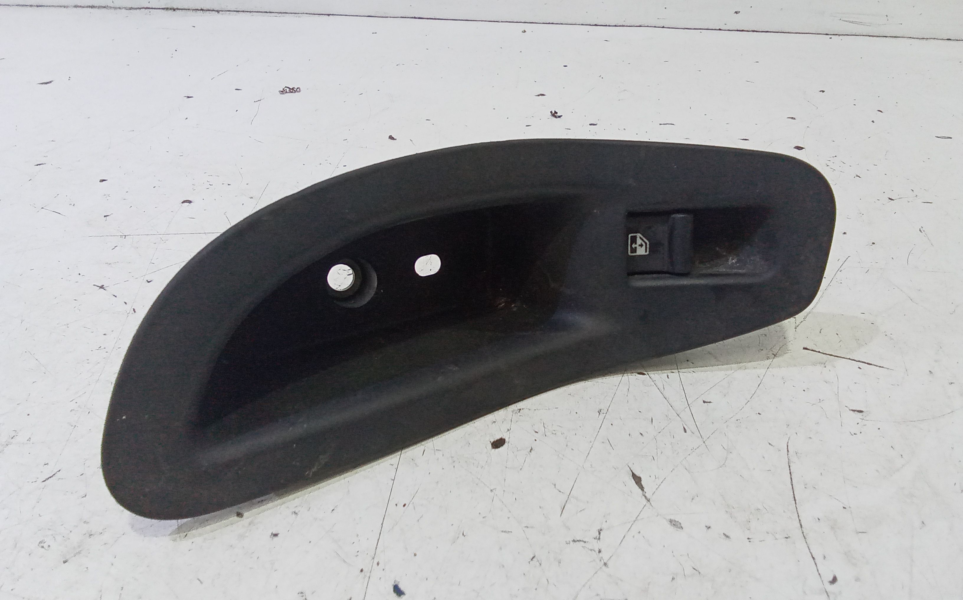 Interruttore Alzacristalli Porta Post. Destro 735603927 Usato