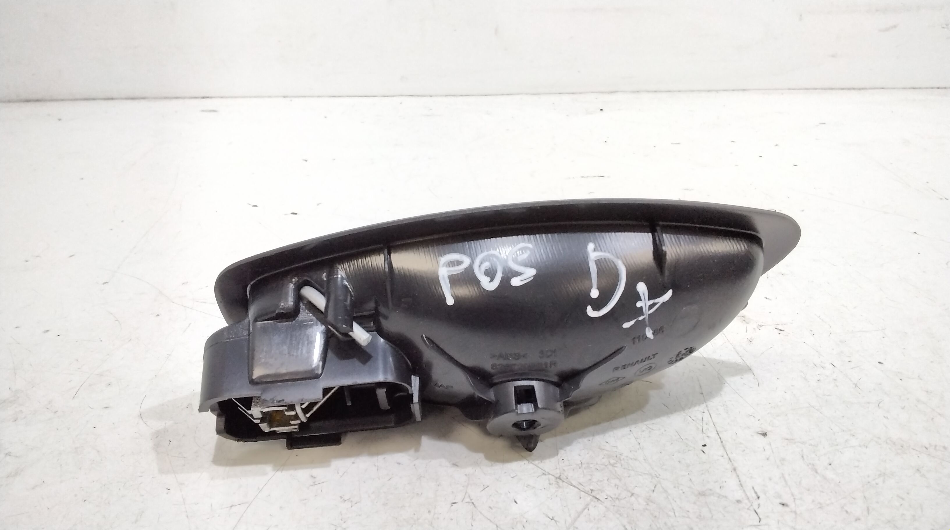 Maniglia Int. Apertura Porta Post. Destro 826720001R Usato