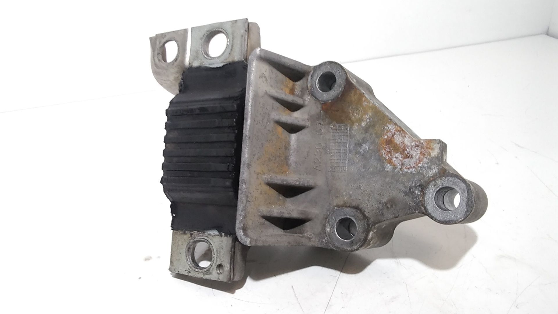 Piastra Alloggiamento Supporto Motore (Con Eventuale Bielletta O Tirante Associato) Usato