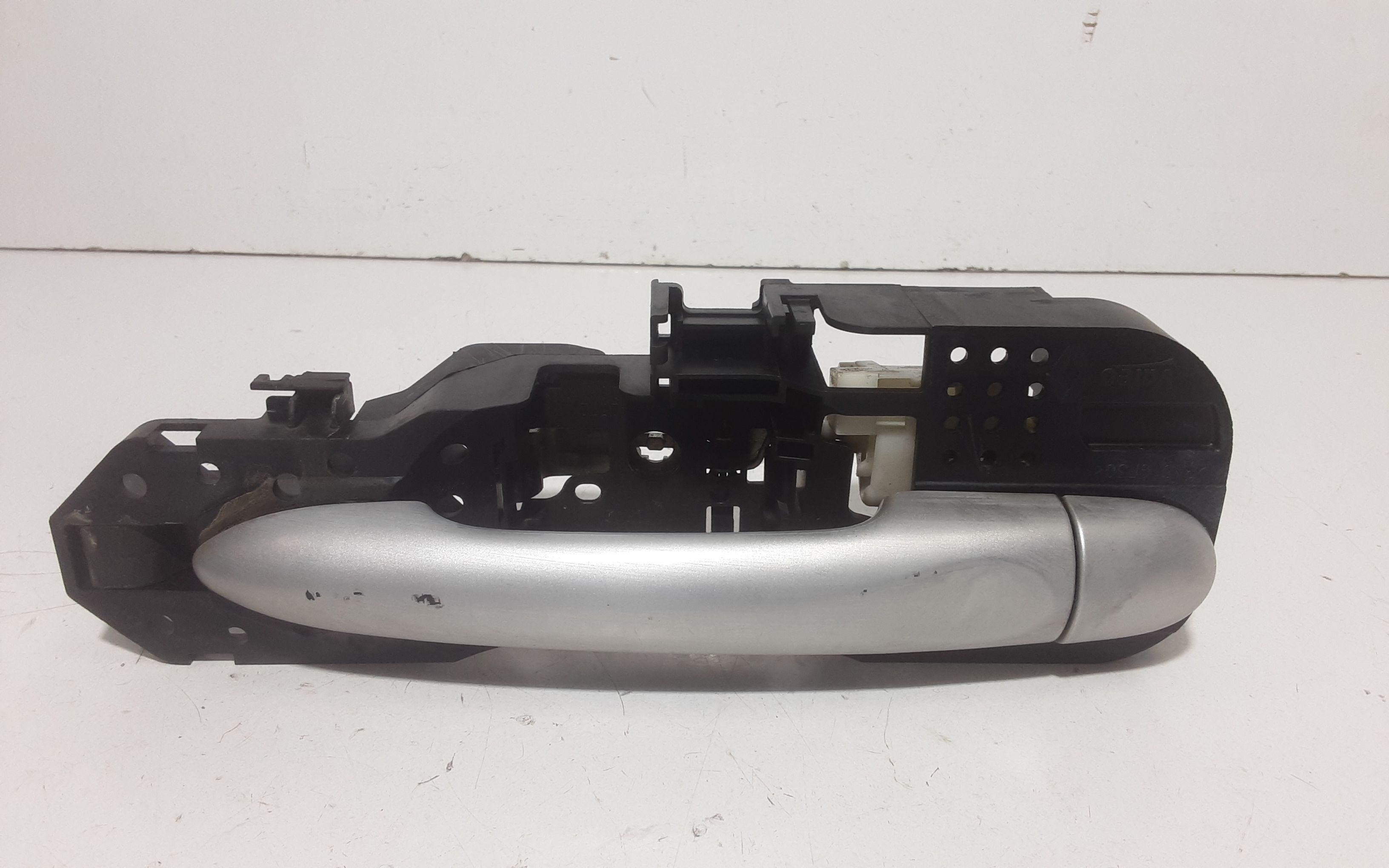 Maniglia Porta Ant. Destro 806B02596R Usato