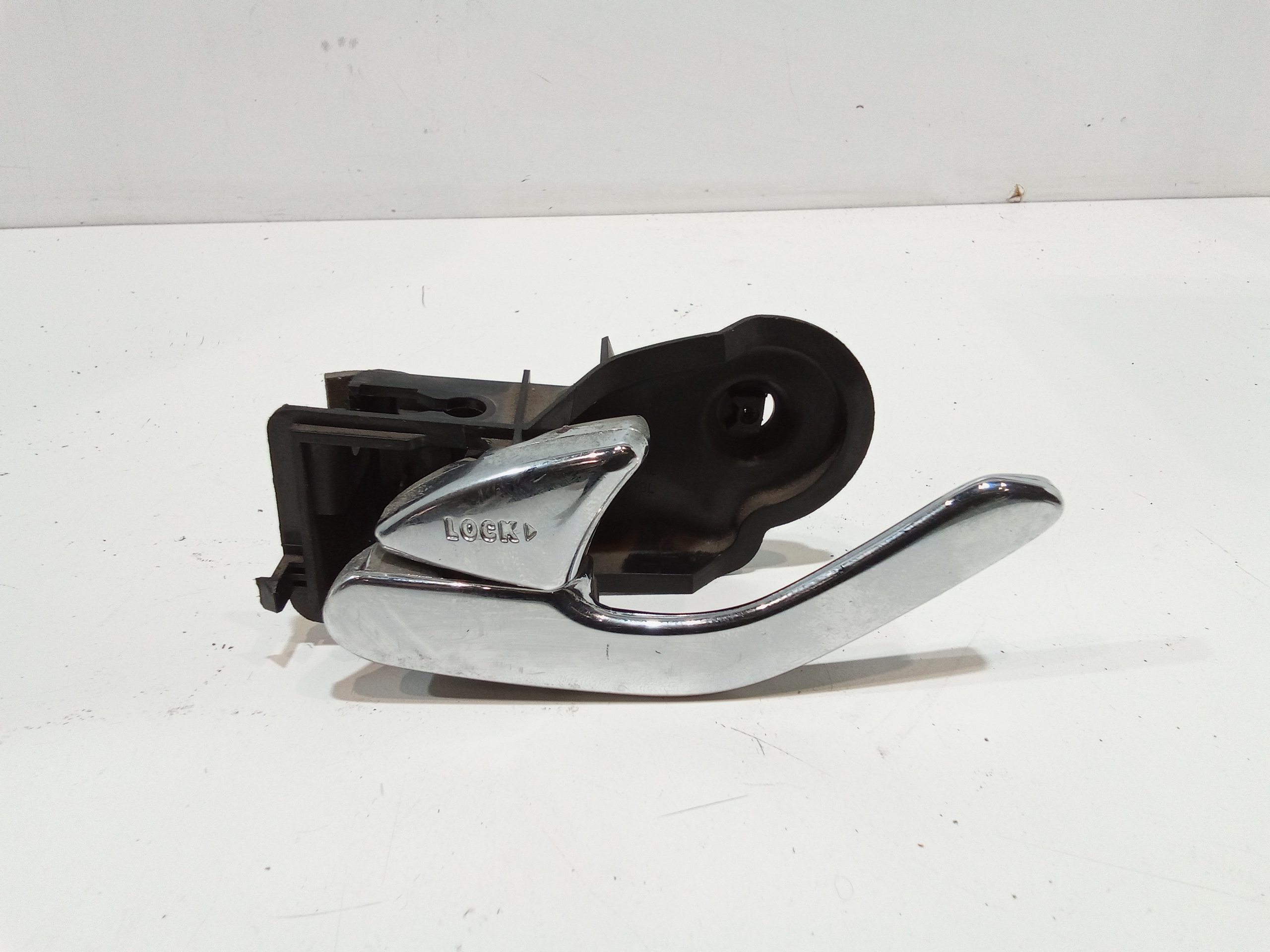 Maniglia Int. Apertura Porta Post. Sinistro EC2559412C Usato