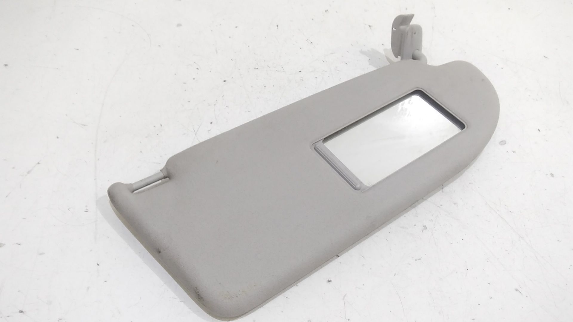 Aletta Parasole Parabrezza Destro 6L0857552F2F4 Usato