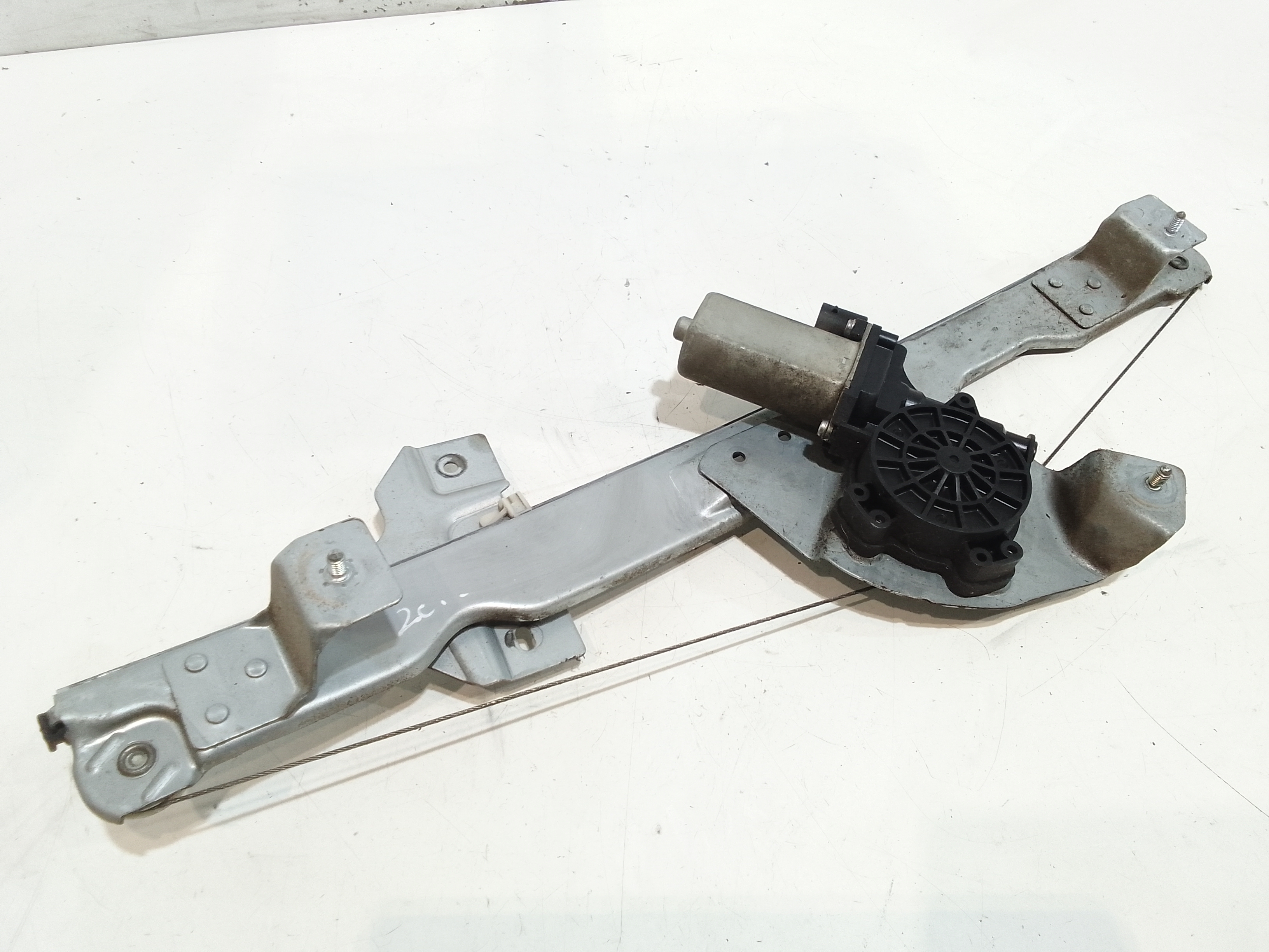 Alzacristallo Porta Ant. Destro 8200733825 Usato