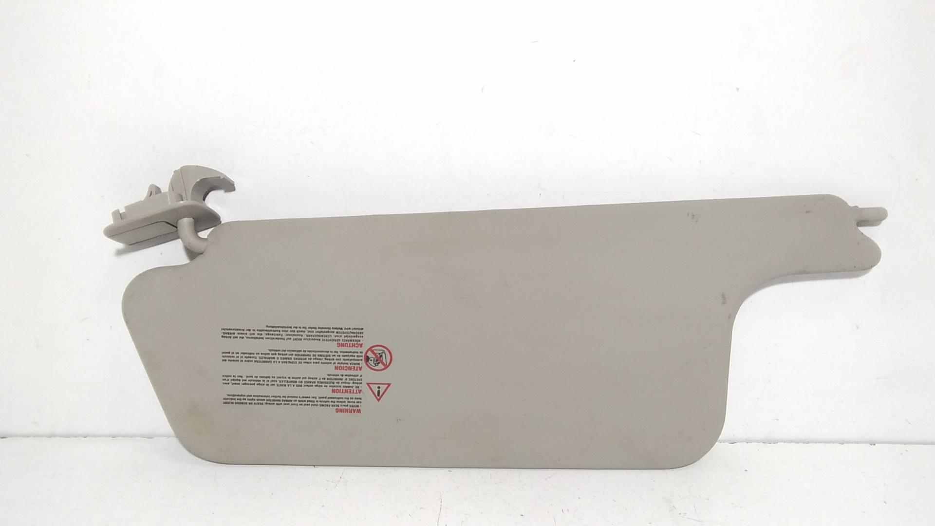 Aletta Parasole Parabrezza Destro 8200246822 Usato