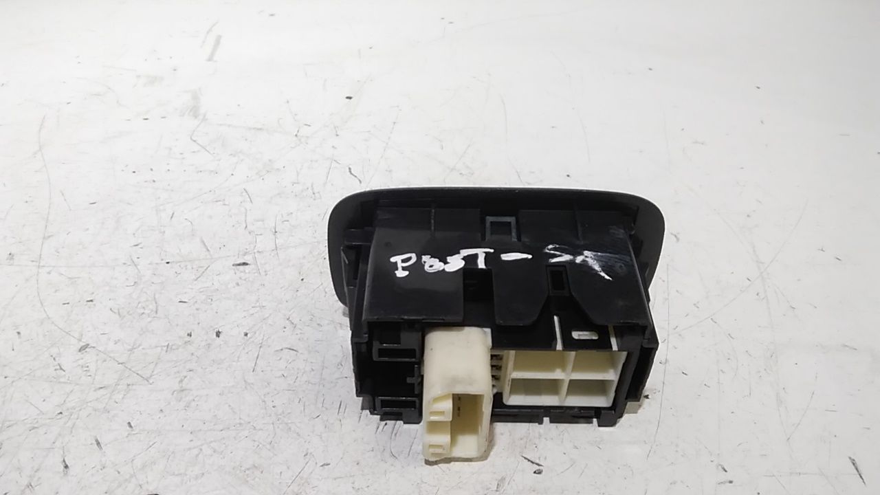 Interruttore Alzacristalli Porta Post. Sinistro 848100D030 Usato