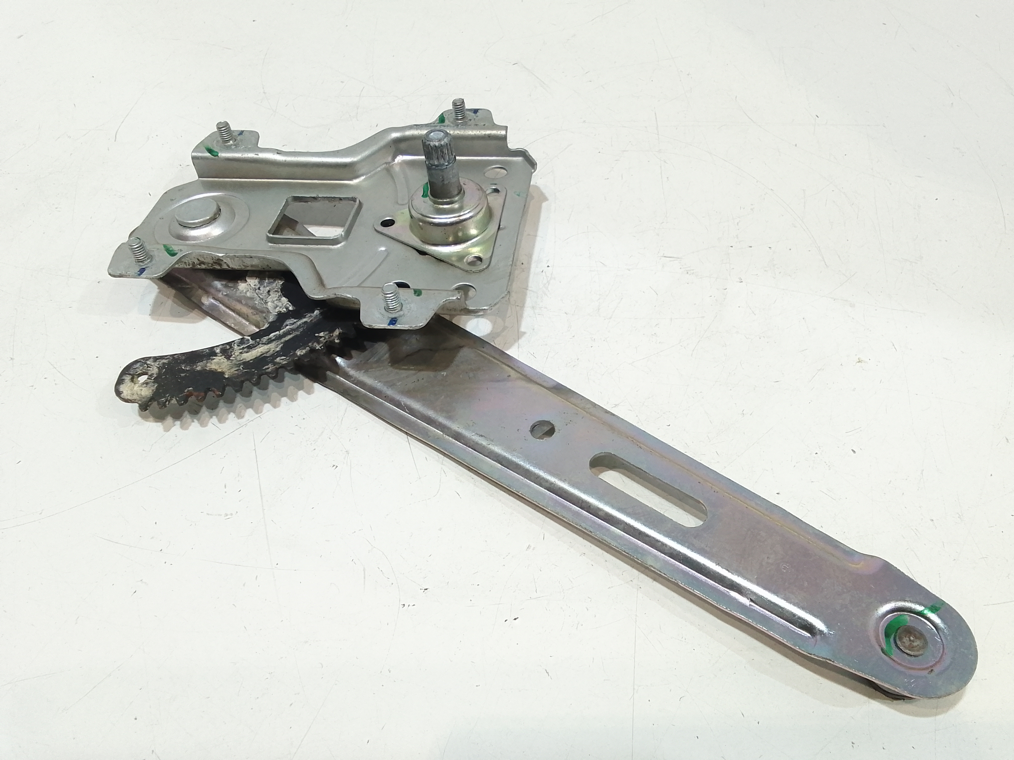 Alzacristallo Porta Post. Destro 834020X000 Usato