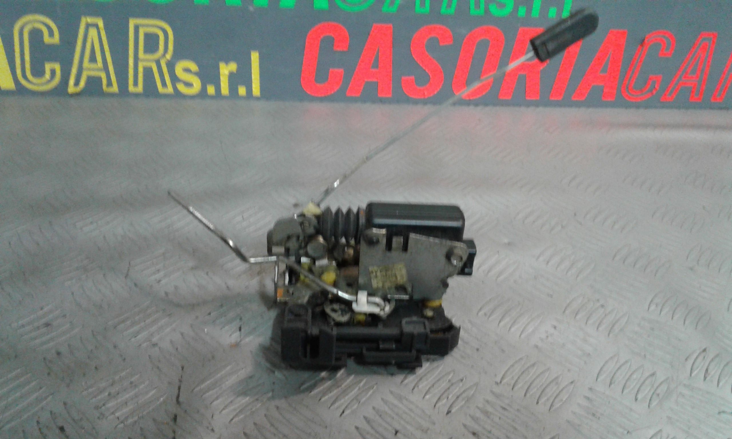 Serratura Porta Ant. Destro 805024299R Usato