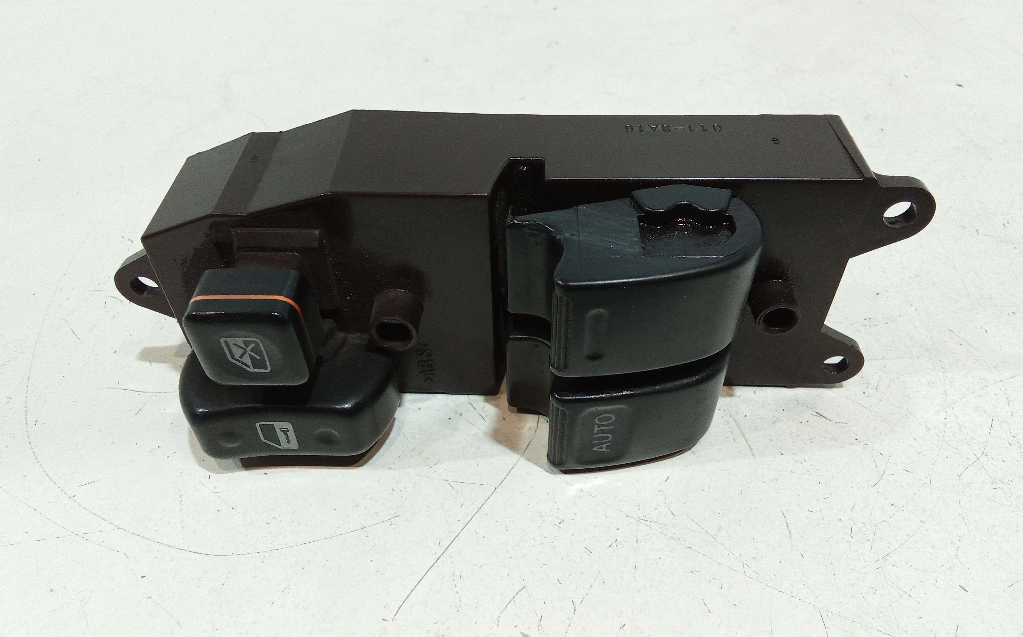 Interruttore Alzacristalli Porta Ant. Sinistro 848200D040 Usato