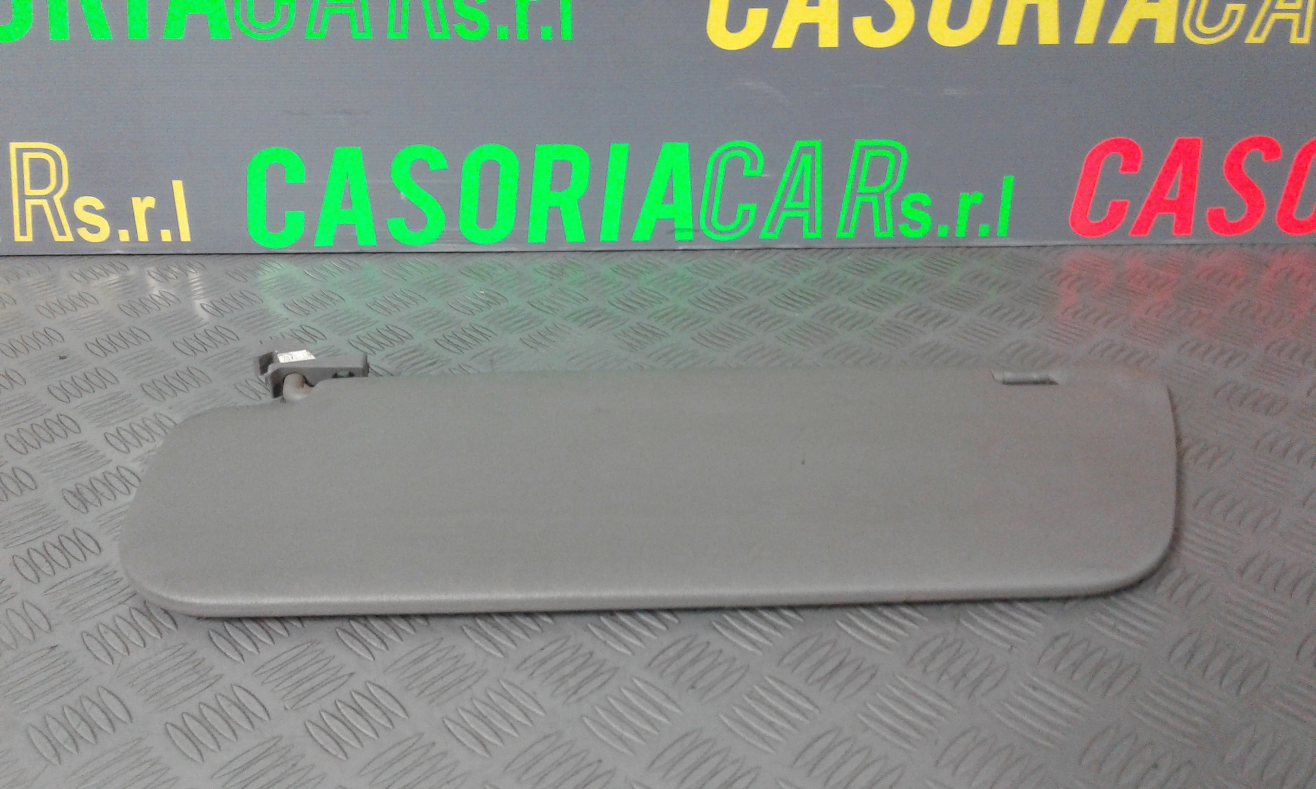 Aletta Parasole Parabrezza Destro A90681001107K00 Usato