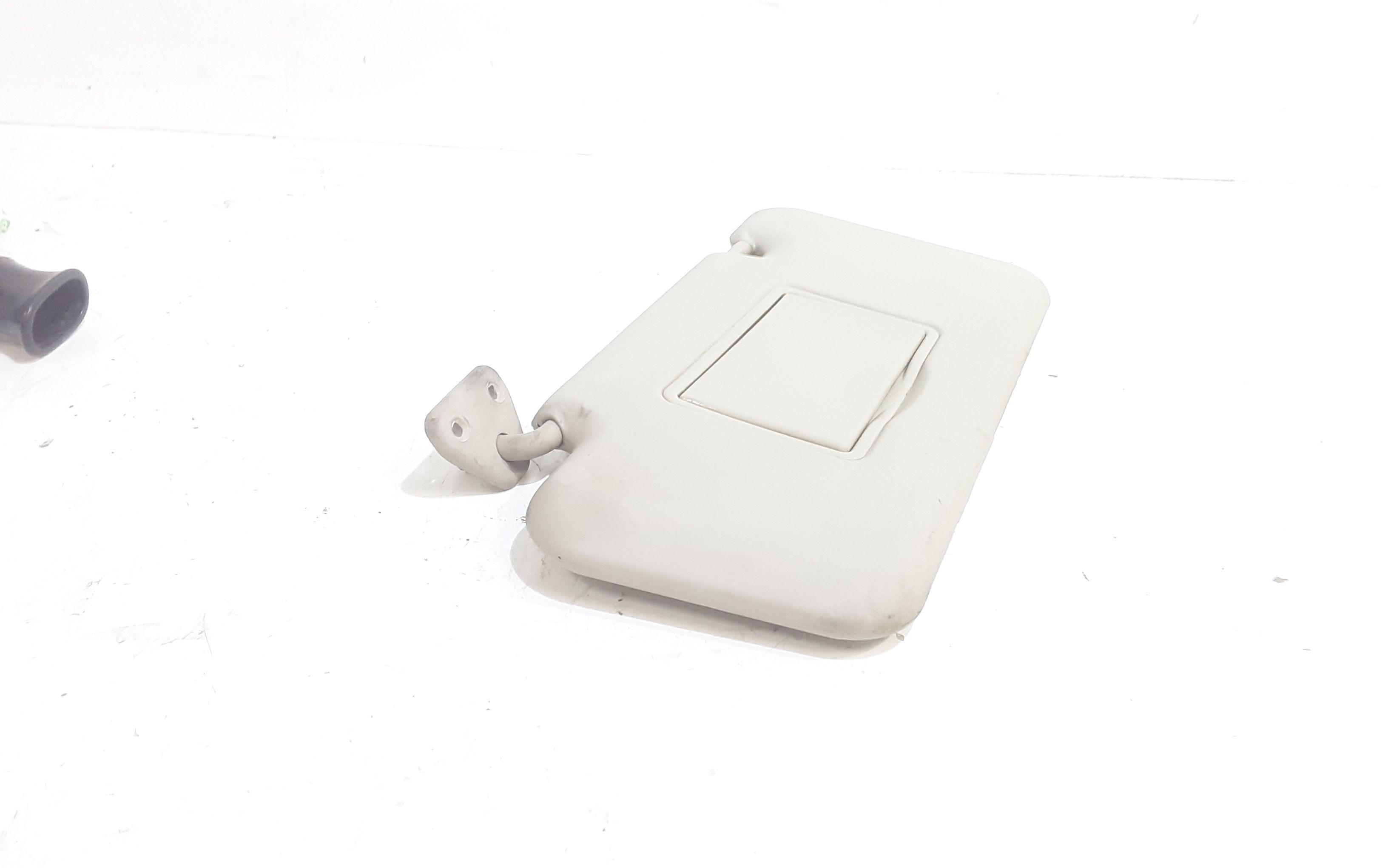 Aletta Parasole Parabrezza Sinistro 964019U100 Usato