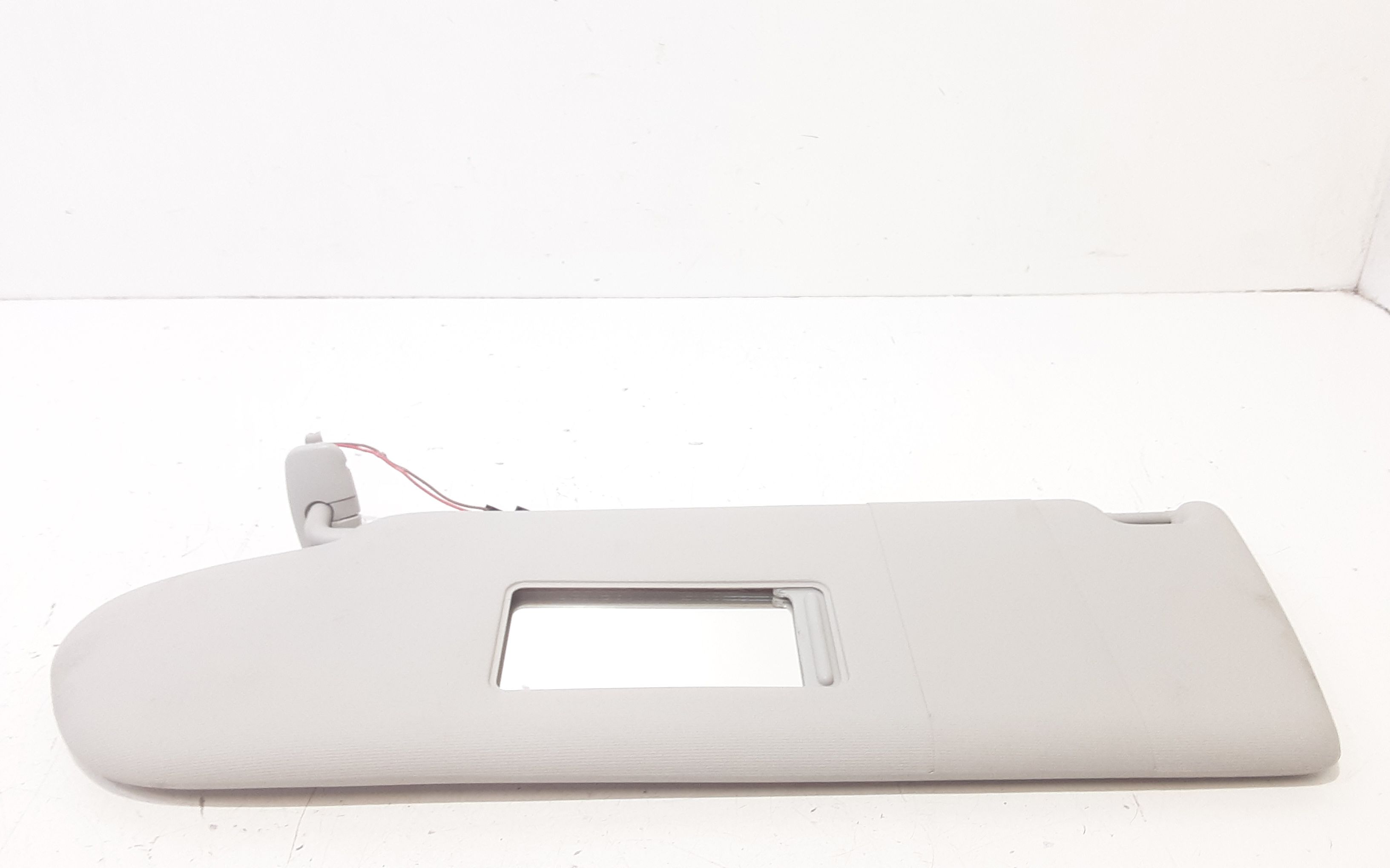 Aletta Parasole Parabrezza Sinistro 7E5857551H2F4 Usato