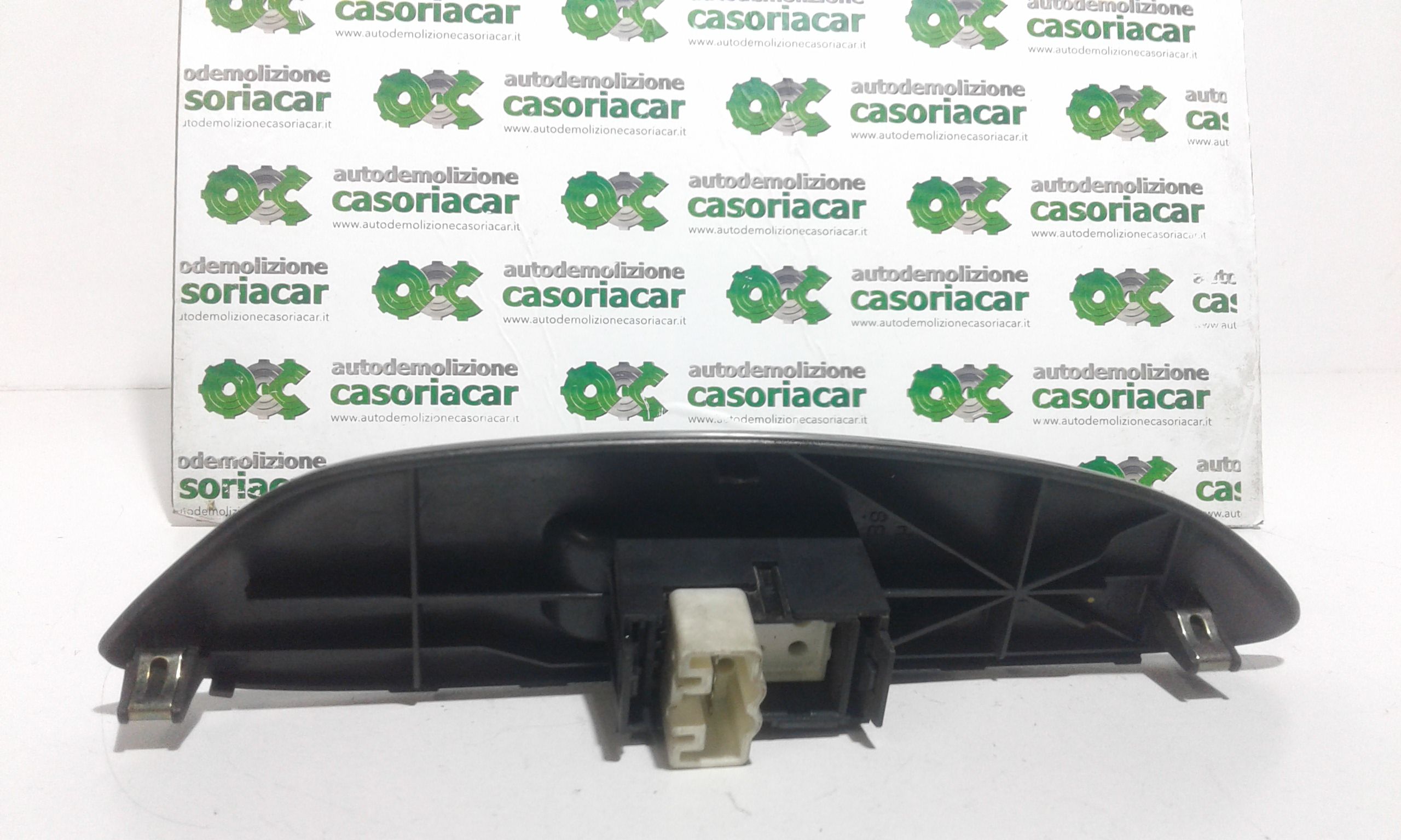 Interruttore Alzacristalli Porta Ant. Destro 8481012080 Usato