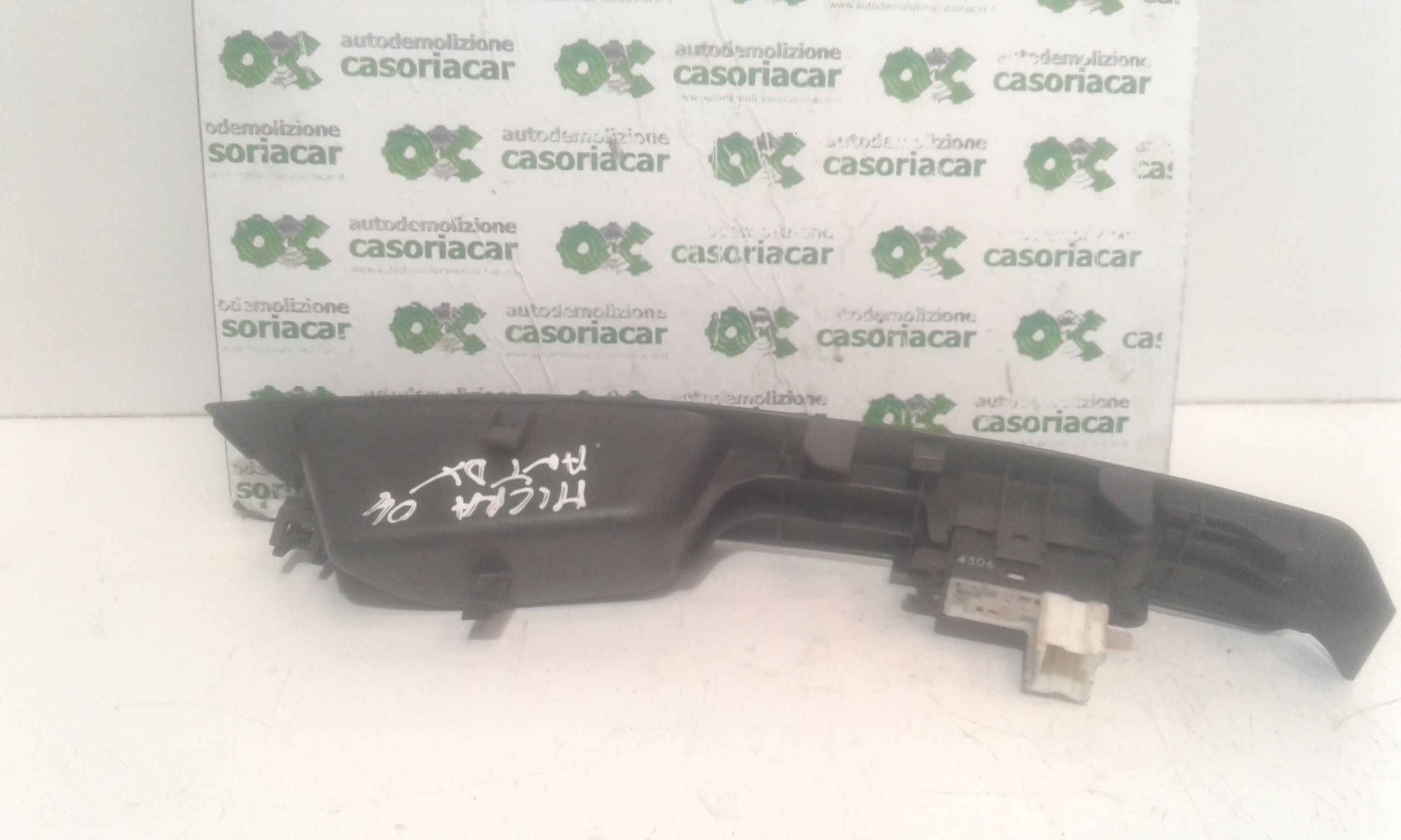 Interruttore Alzacristalli Porta Ant. Destro Usato