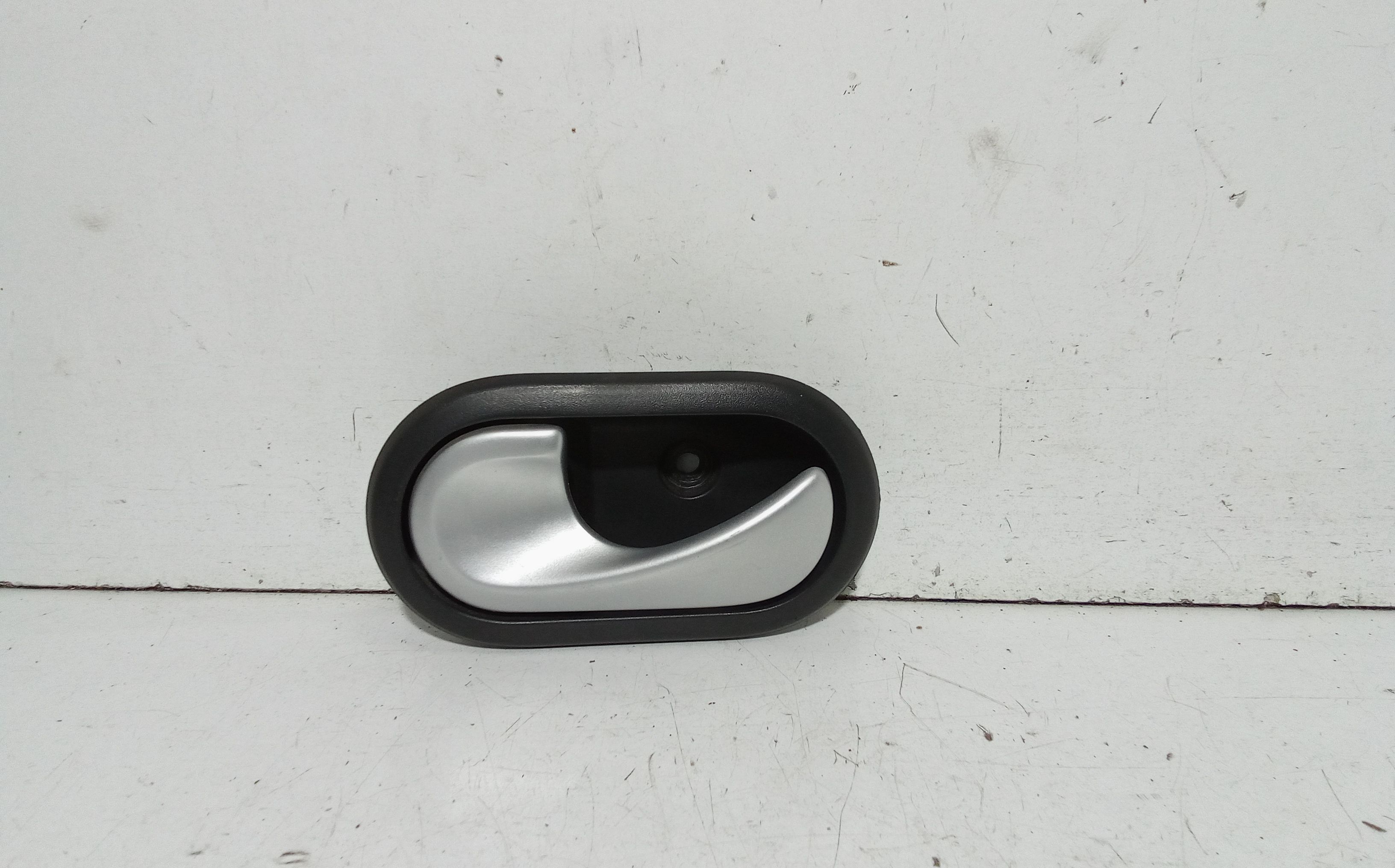 Maniglia Int. Apertura Porta Post. Sinistro 8200733848 Usato