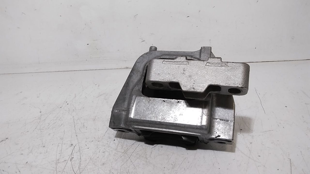 Piastra Alloggiamento Supporto Motore (Con Eventuale Bielletta O Tirante Associato) Usato