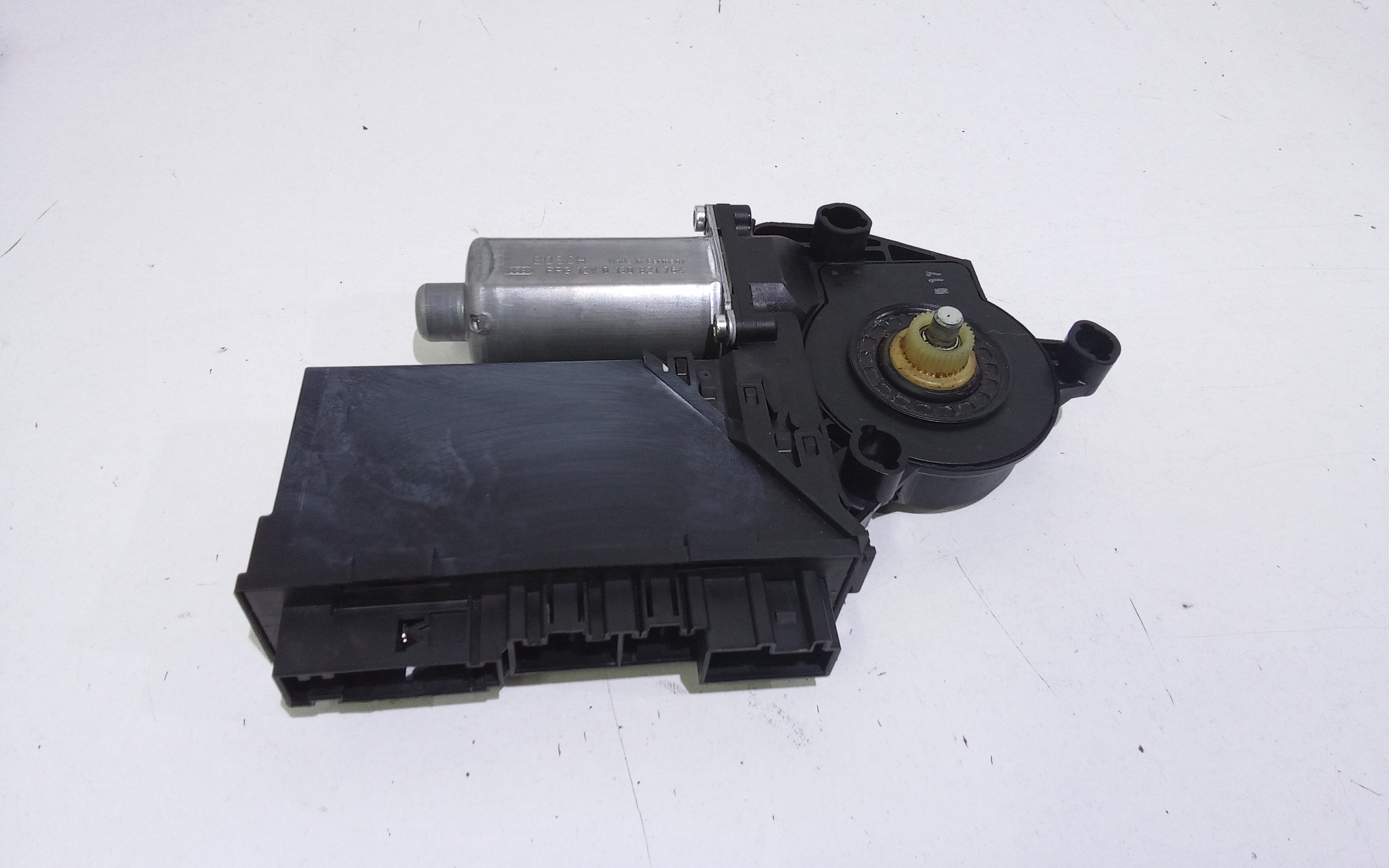 Motorino Alzacristallo Porta Ant. Sinistro 7L0959701MVIN Usato