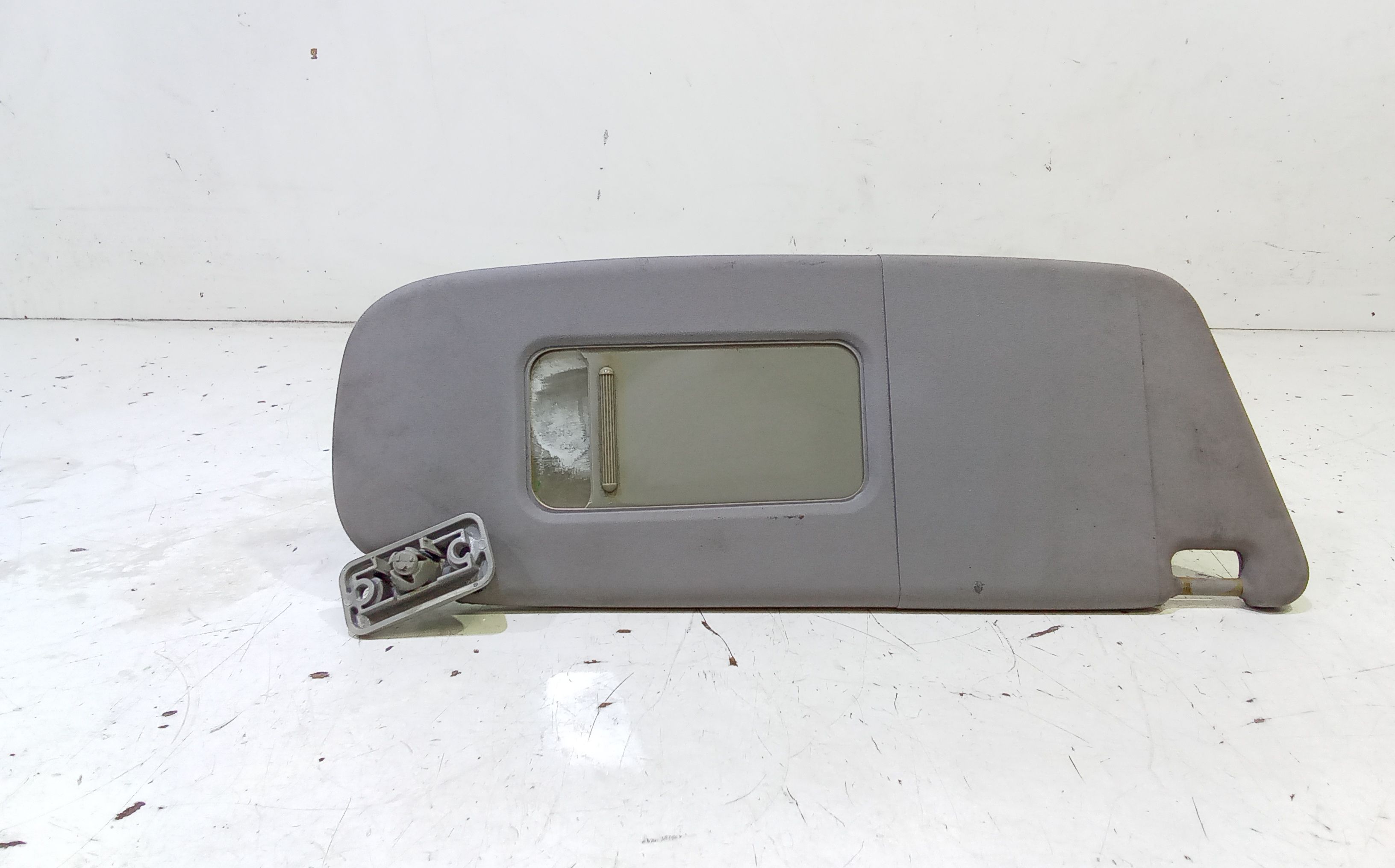 Aletta Parasole Parabrezza Destro 13130073 Usato