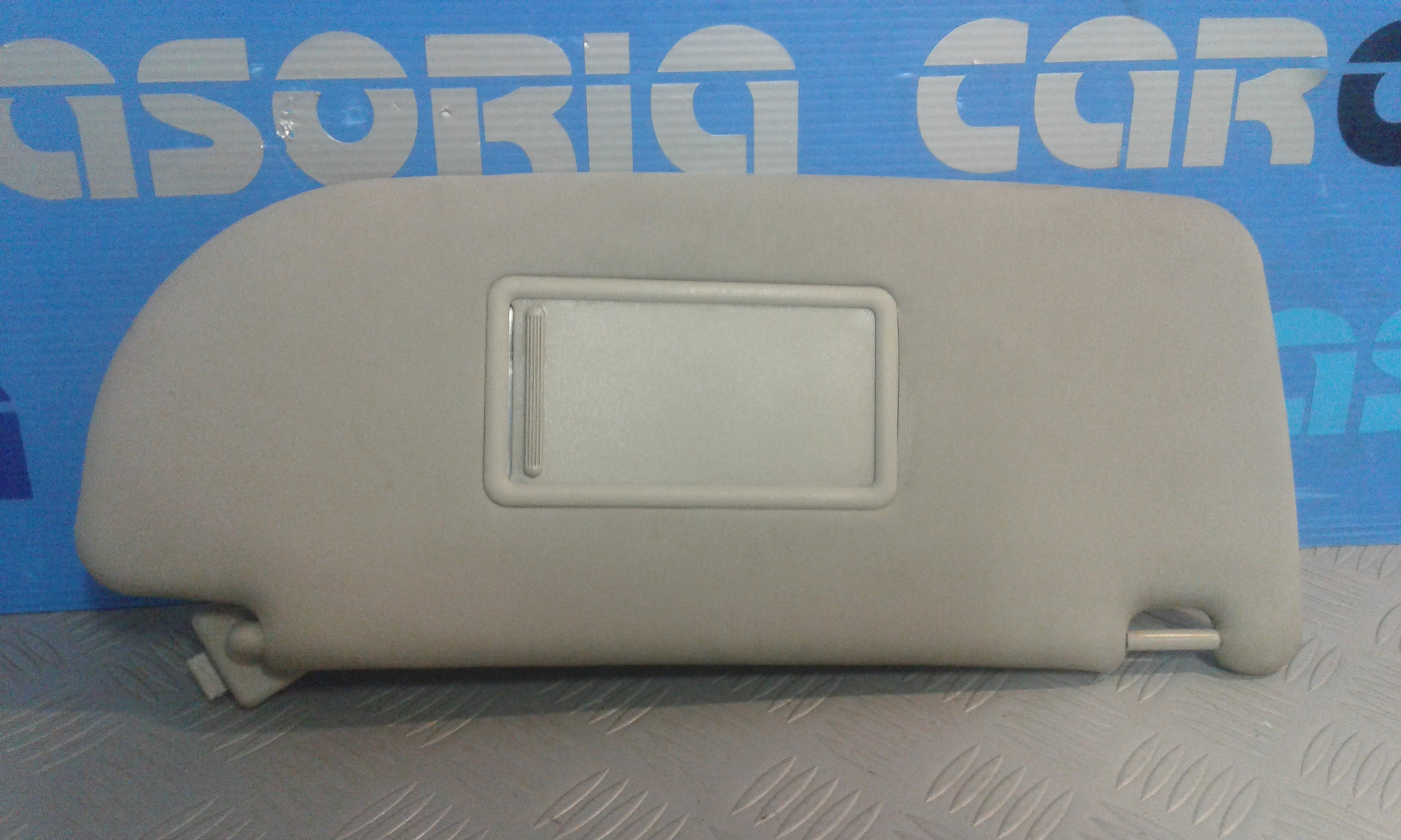 Aletta Parasole Parabrezza Destro 735314225 Usato