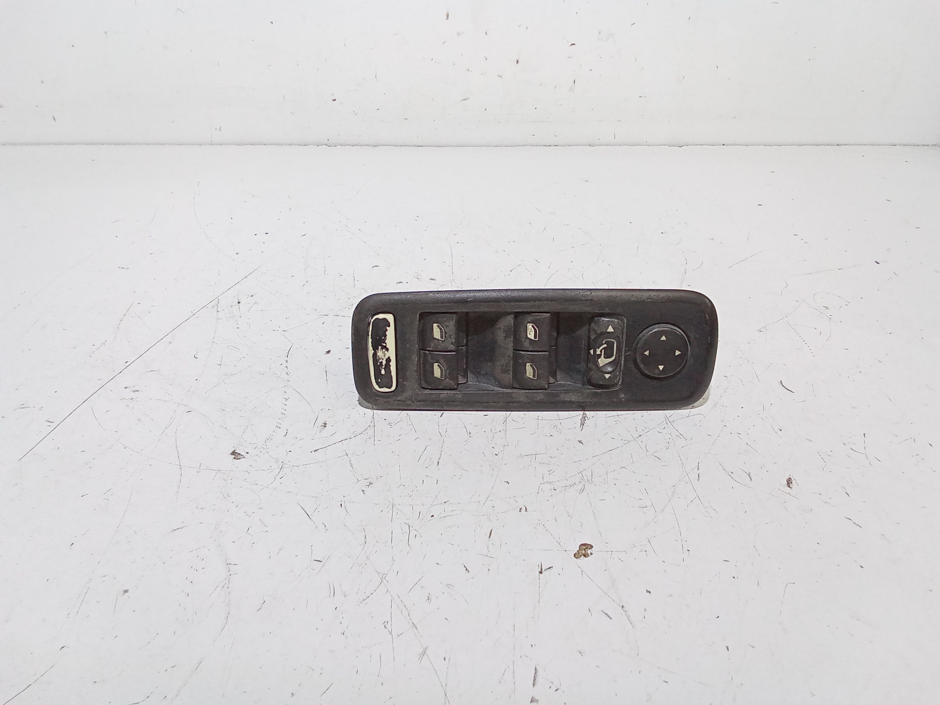 Interruttore Alzacristalli Porta Ant. Sinistro Usato