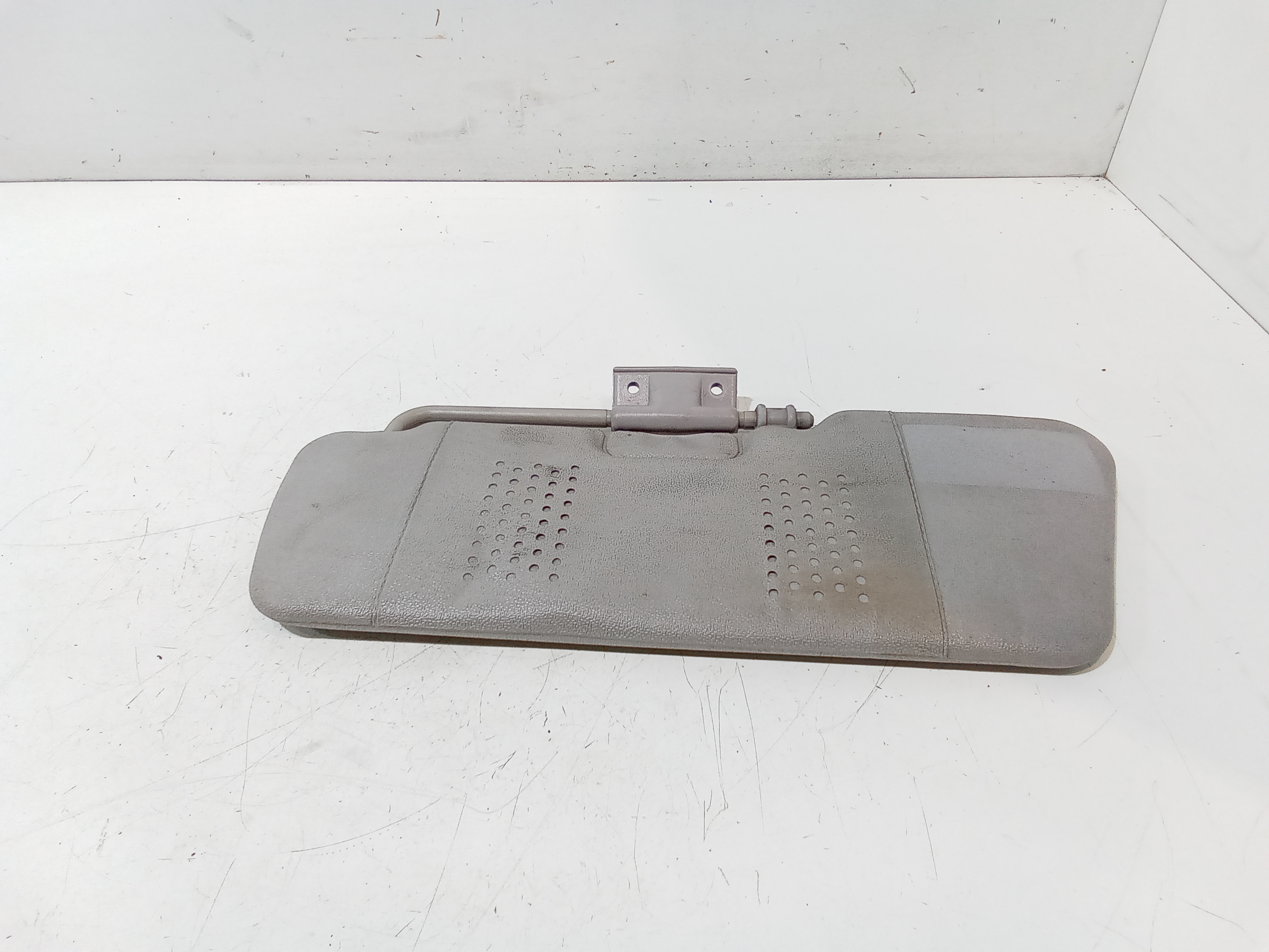 Aletta Parasole Parabrezza Sinistro 735244330 Usato