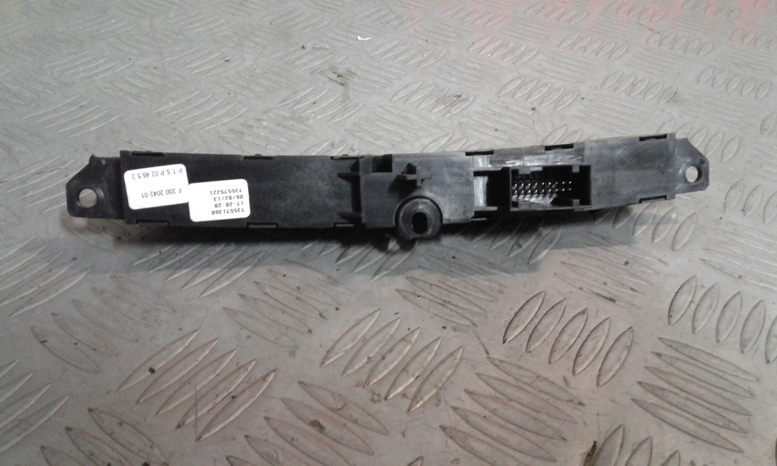 Blocco Comandi Multifunzioni 735600089 Usato