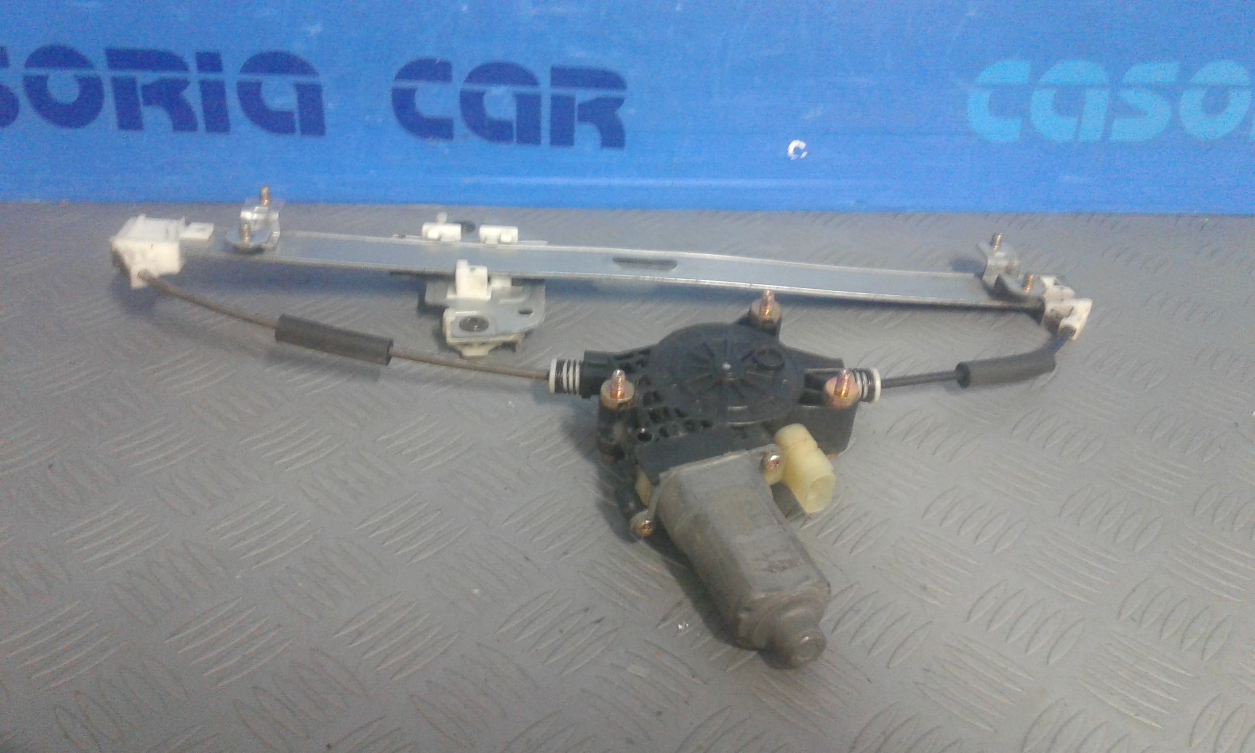 Alzacristallo Porta Post. Destro 834021G000 Usato