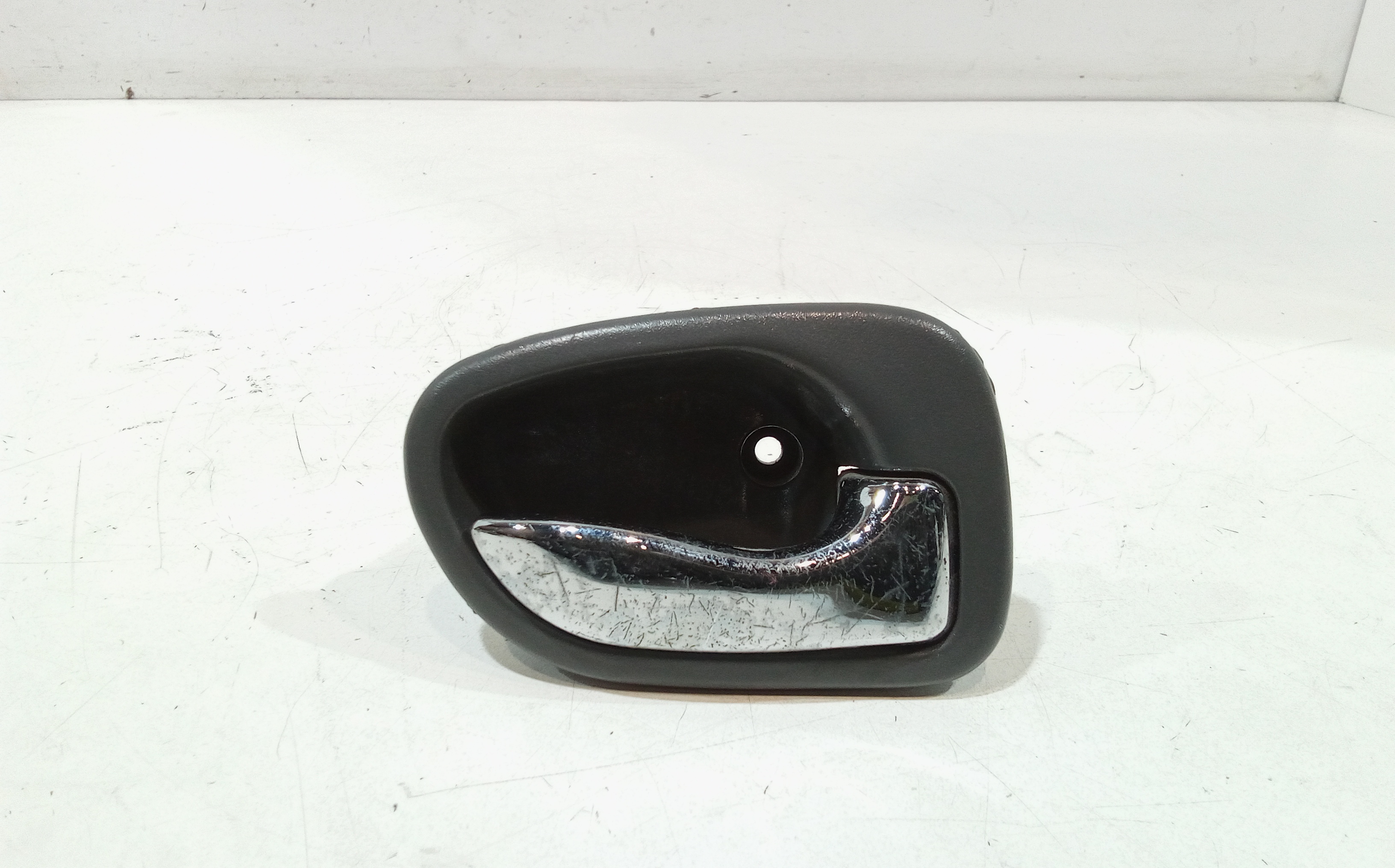 Maniglia Int. Apertura Porta Ant. Destro Usato