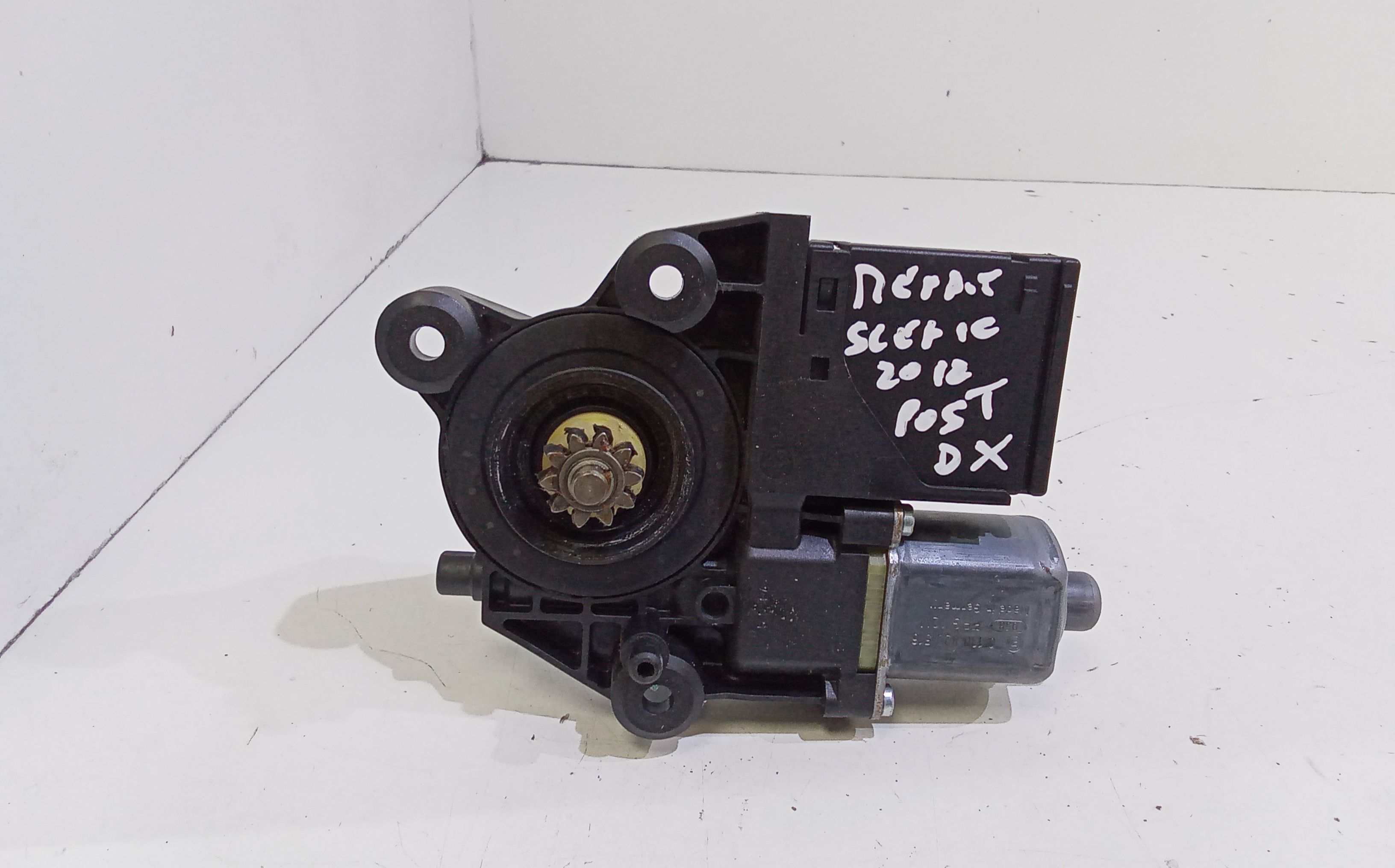 Motorino Alzacristallo Porta Post. Destro 827303178R Usato