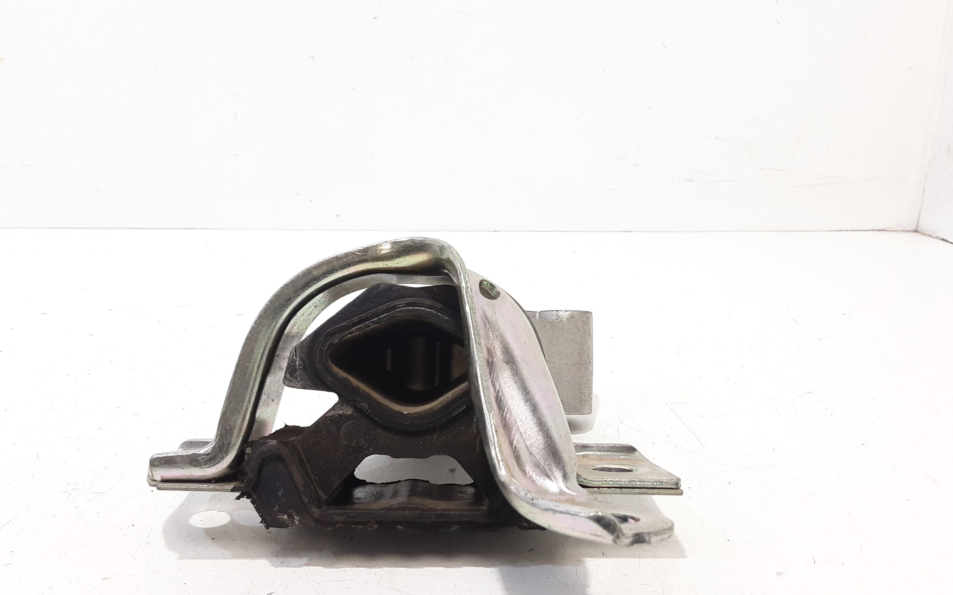 Piastra Alloggiamento Supporto Motore (Con Eventuale Bielletta O Tirante Associato) Usato