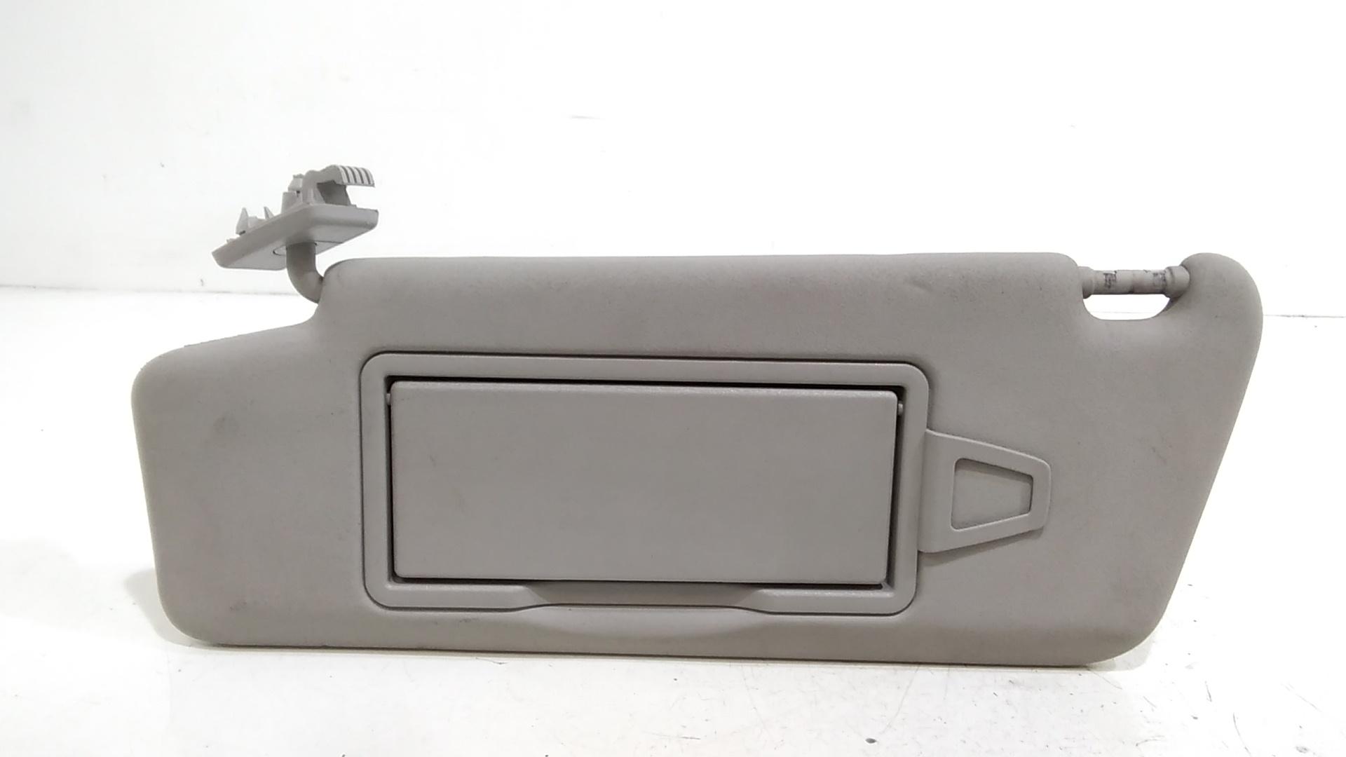 Aletta Parasole Parabrezza Sinistro A20481045109E86 Usato