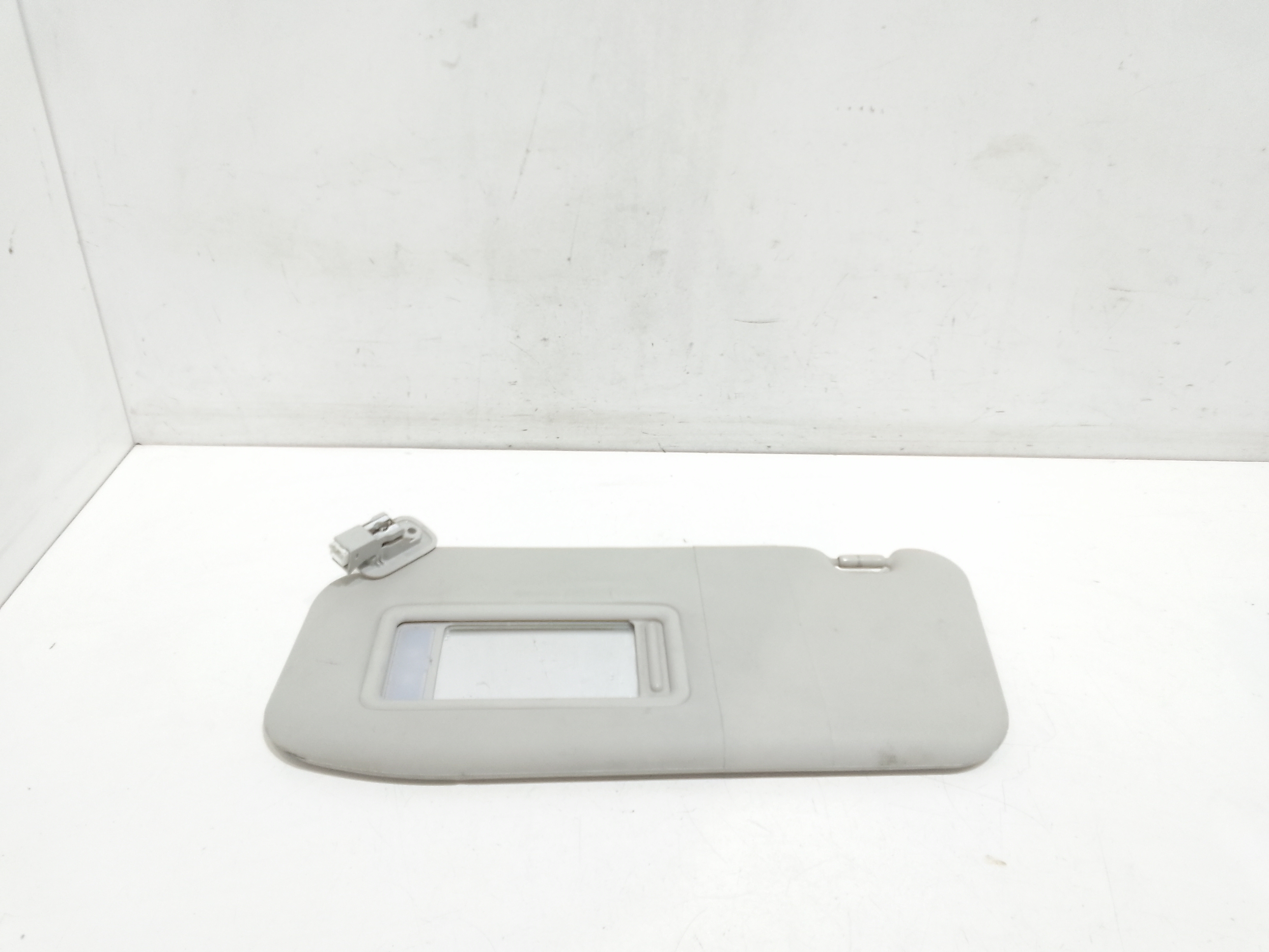 Aletta Parasole Parabrezza Sinistro KD5469320B75 Usato