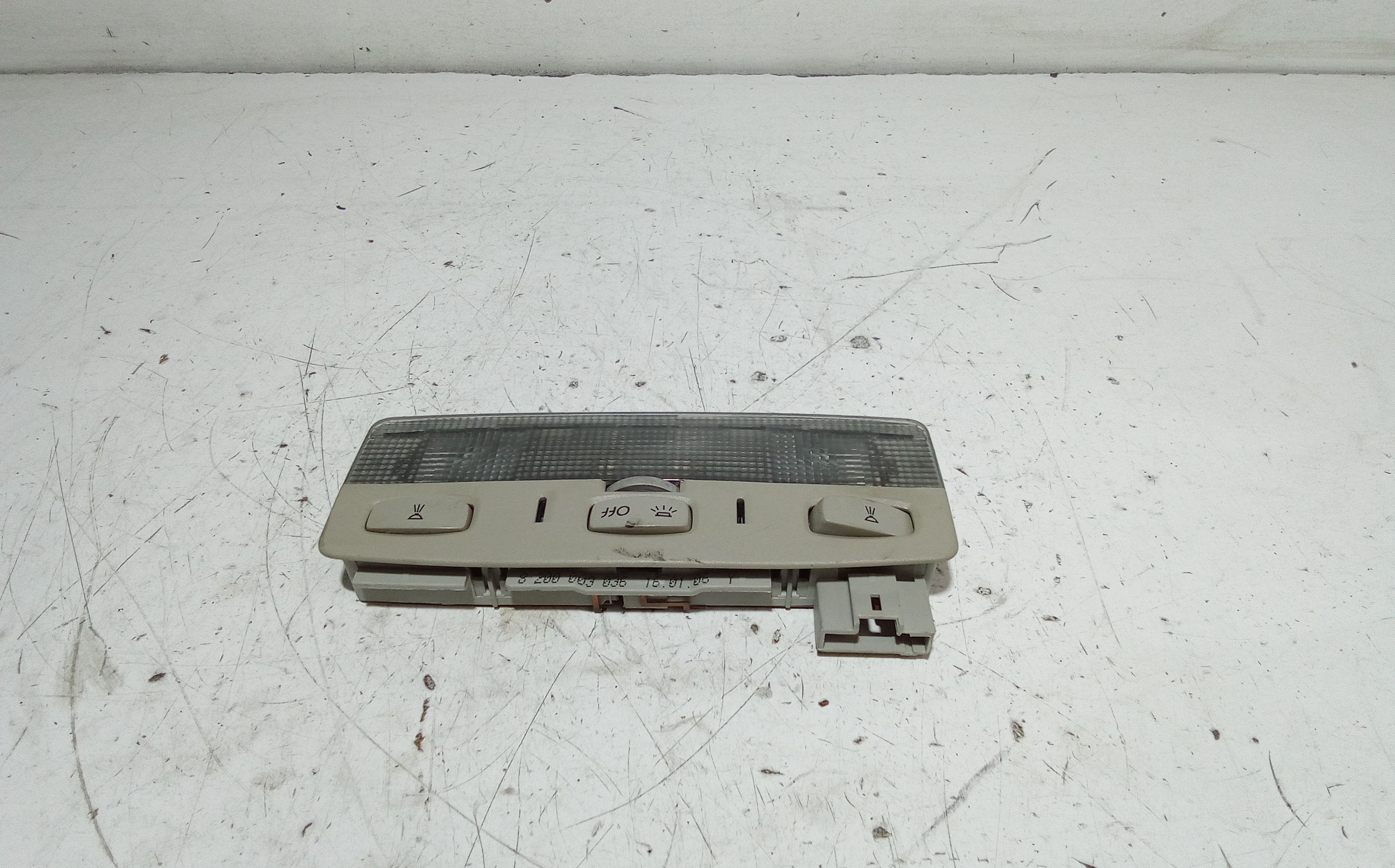 Luce Cortesia Ant. Tetto 264300005R Usato