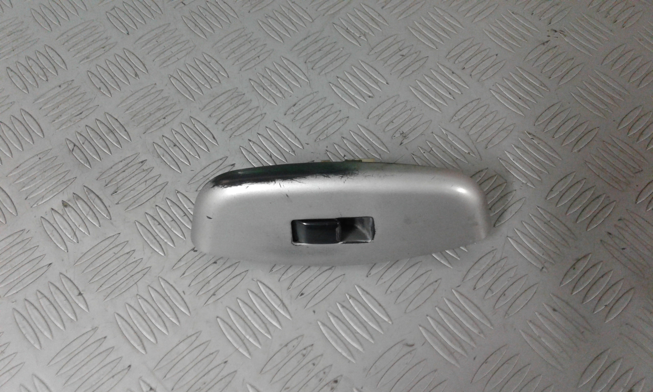 Interruttore Alzacristalli Porta Ant. Destro Usato