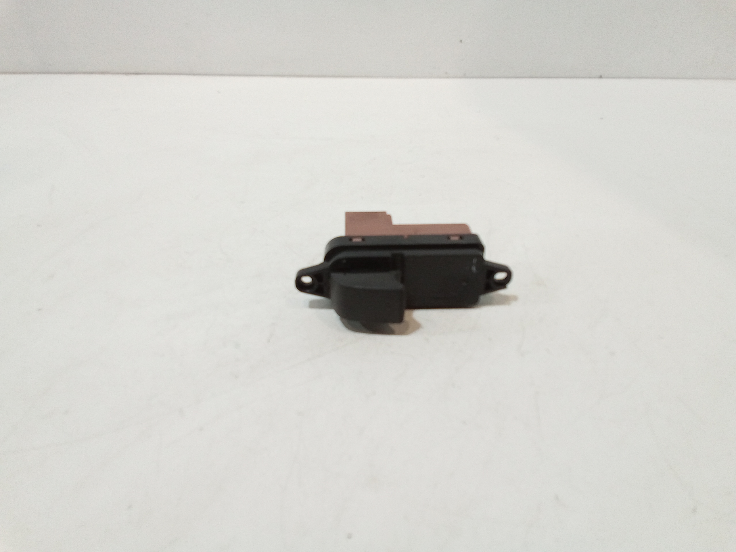 Interruttore Alzacristalli Porta Post. Destro GE4T66370A Usato