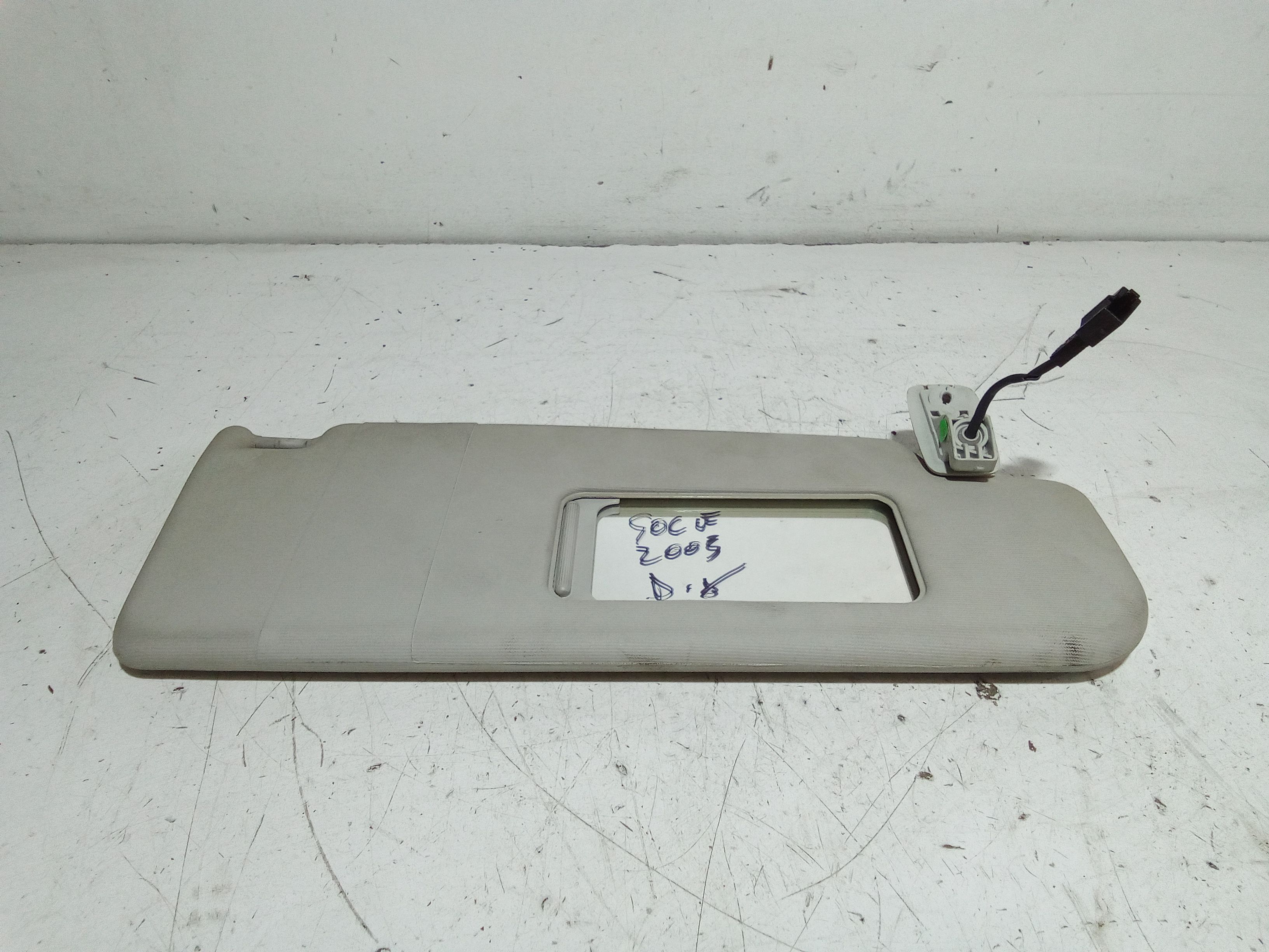 Aletta Parasole Parabrezza Destro 1K0857552L2F4 Usato