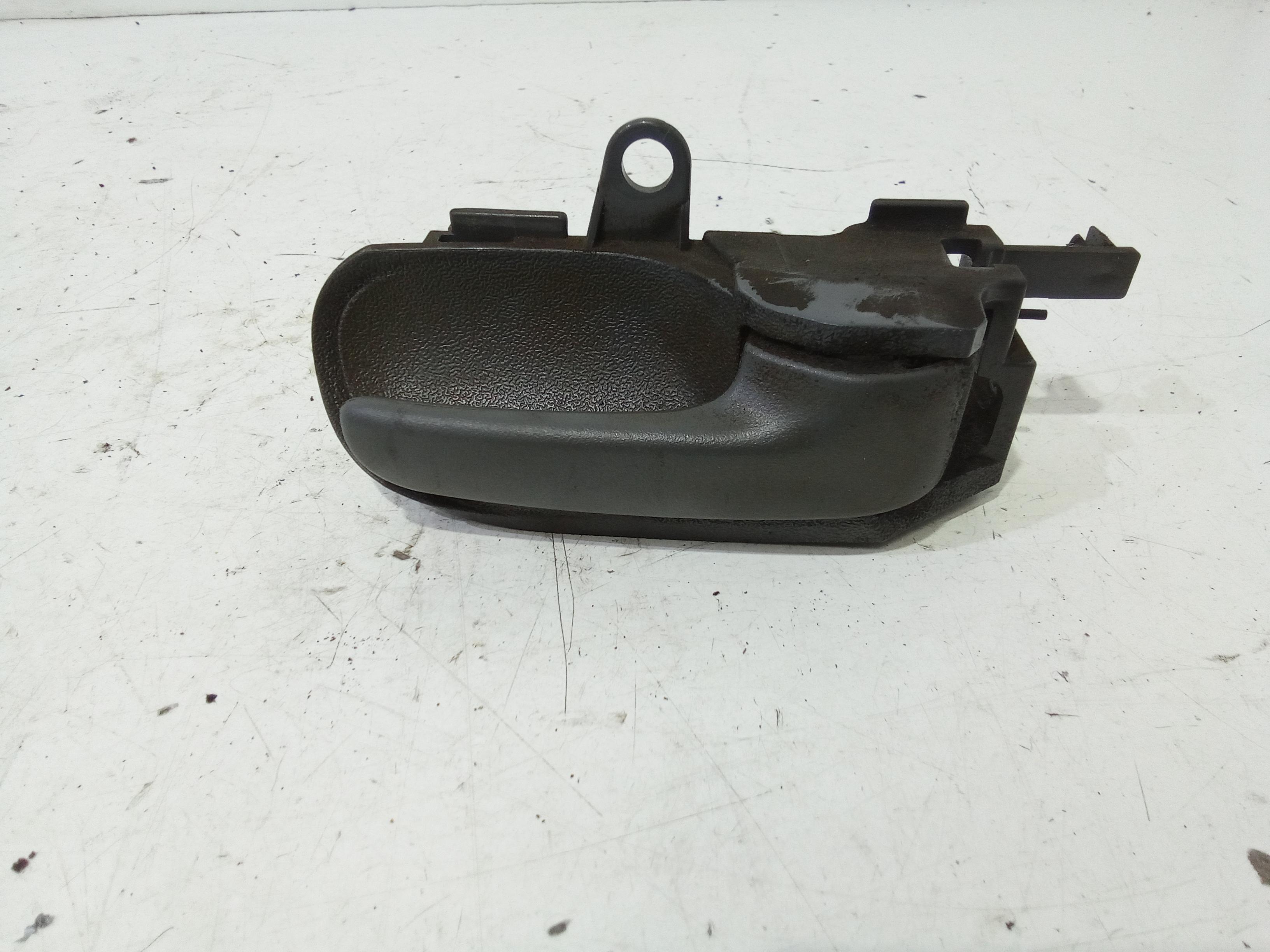 Maniglia Int. Apertura Porta Post. Destro 692050D060B2 Usato