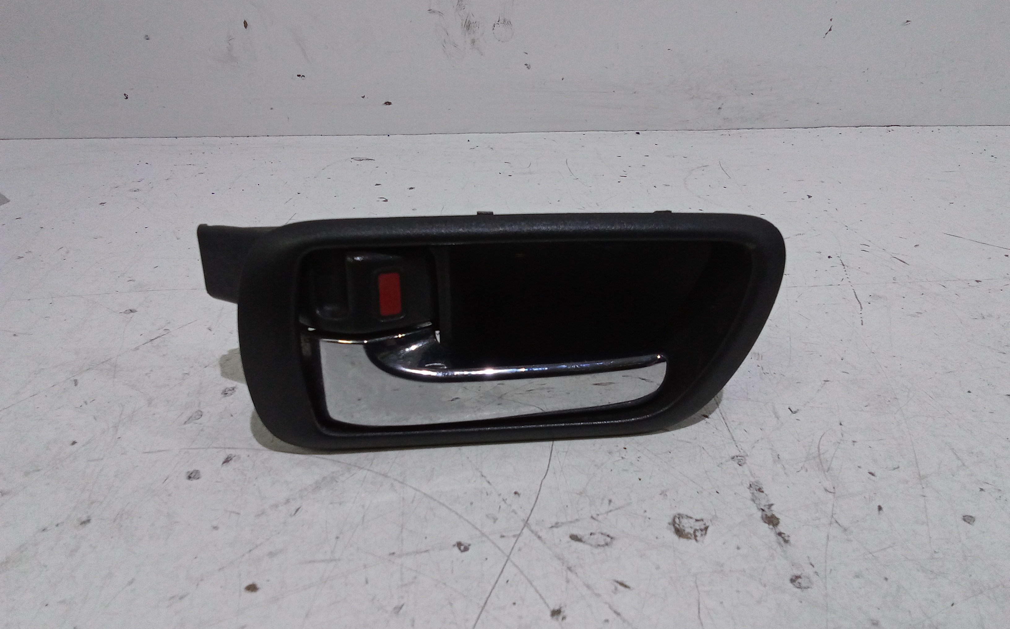 Maniglia Int. Apertura Porta Ant. Sinistro 692060F010B0 Usato