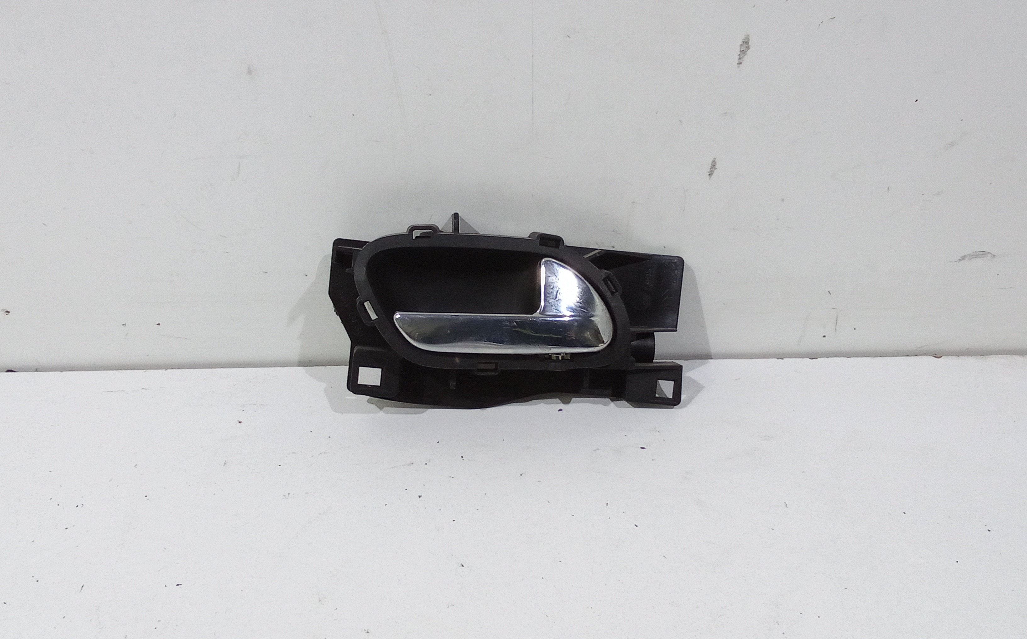 Maniglia Int. Apertura Porta Ant. Destro Usato