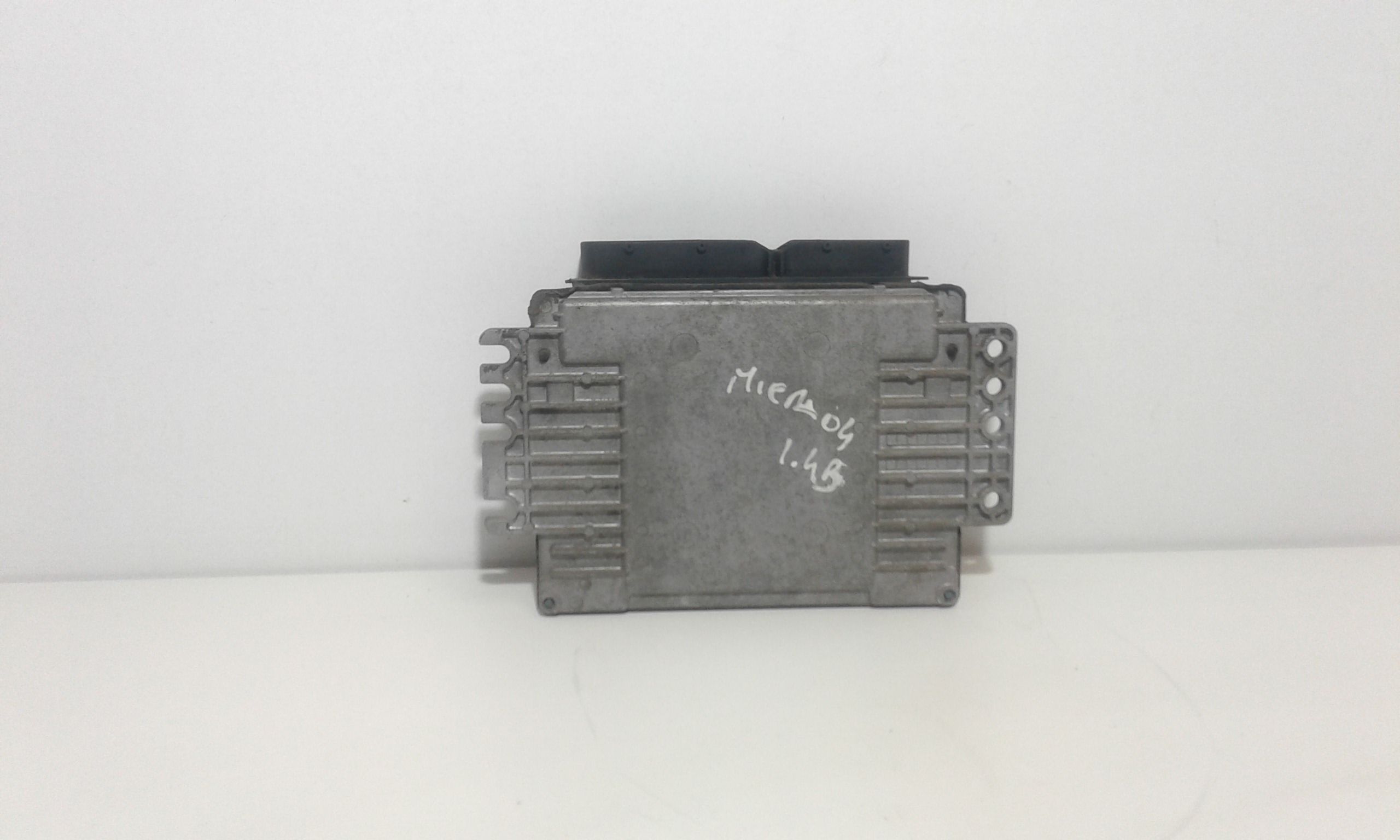 Centralina Iniezione 23710AX32D Usato