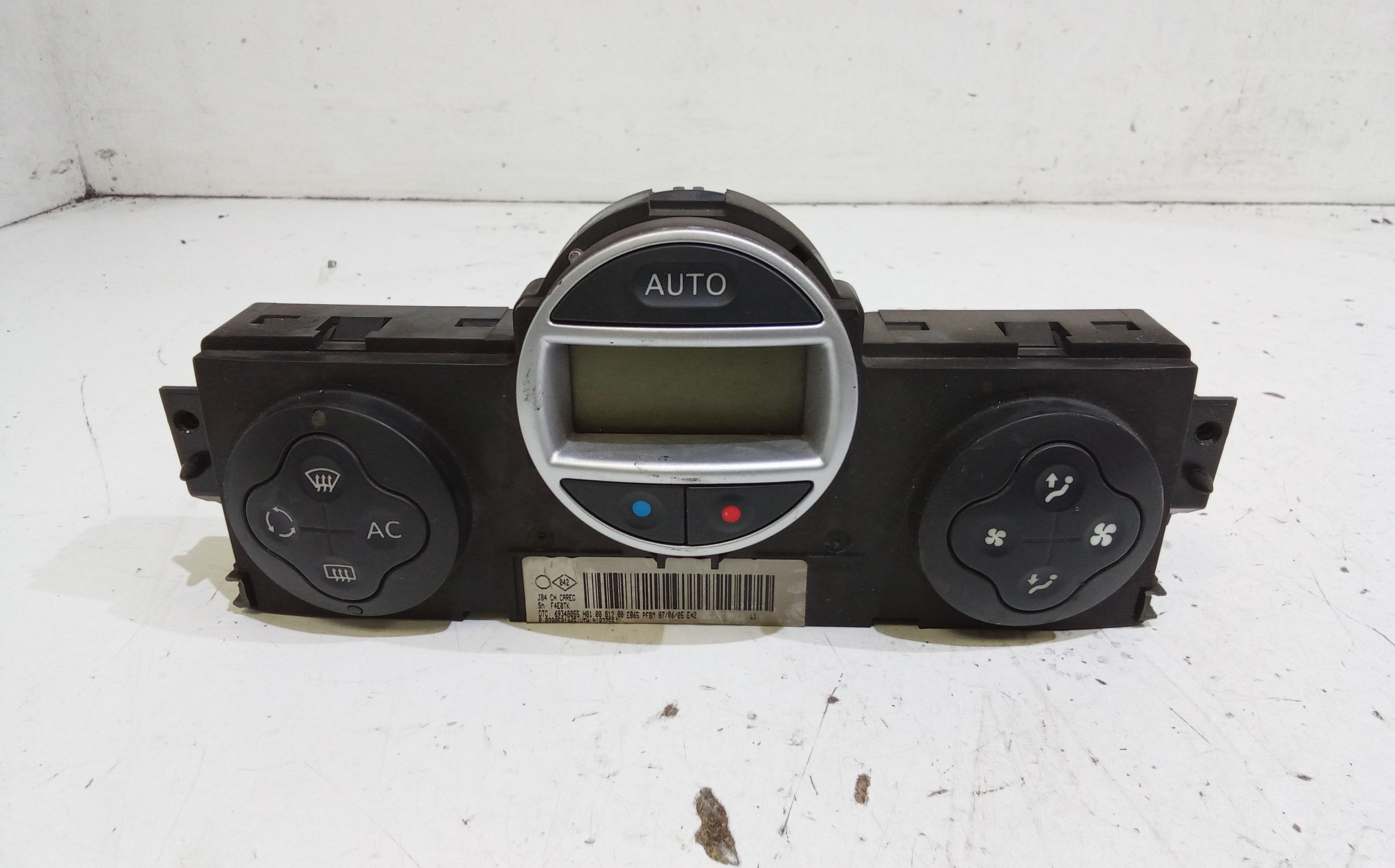 Blocco Comando Climatizzazione 7701056580 Usato