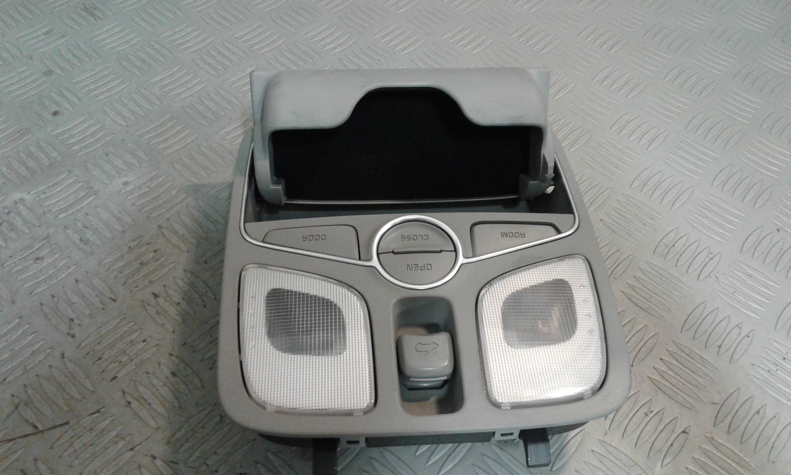 Luce Cortesia Ant. Tetto 928002P000H9 Usato