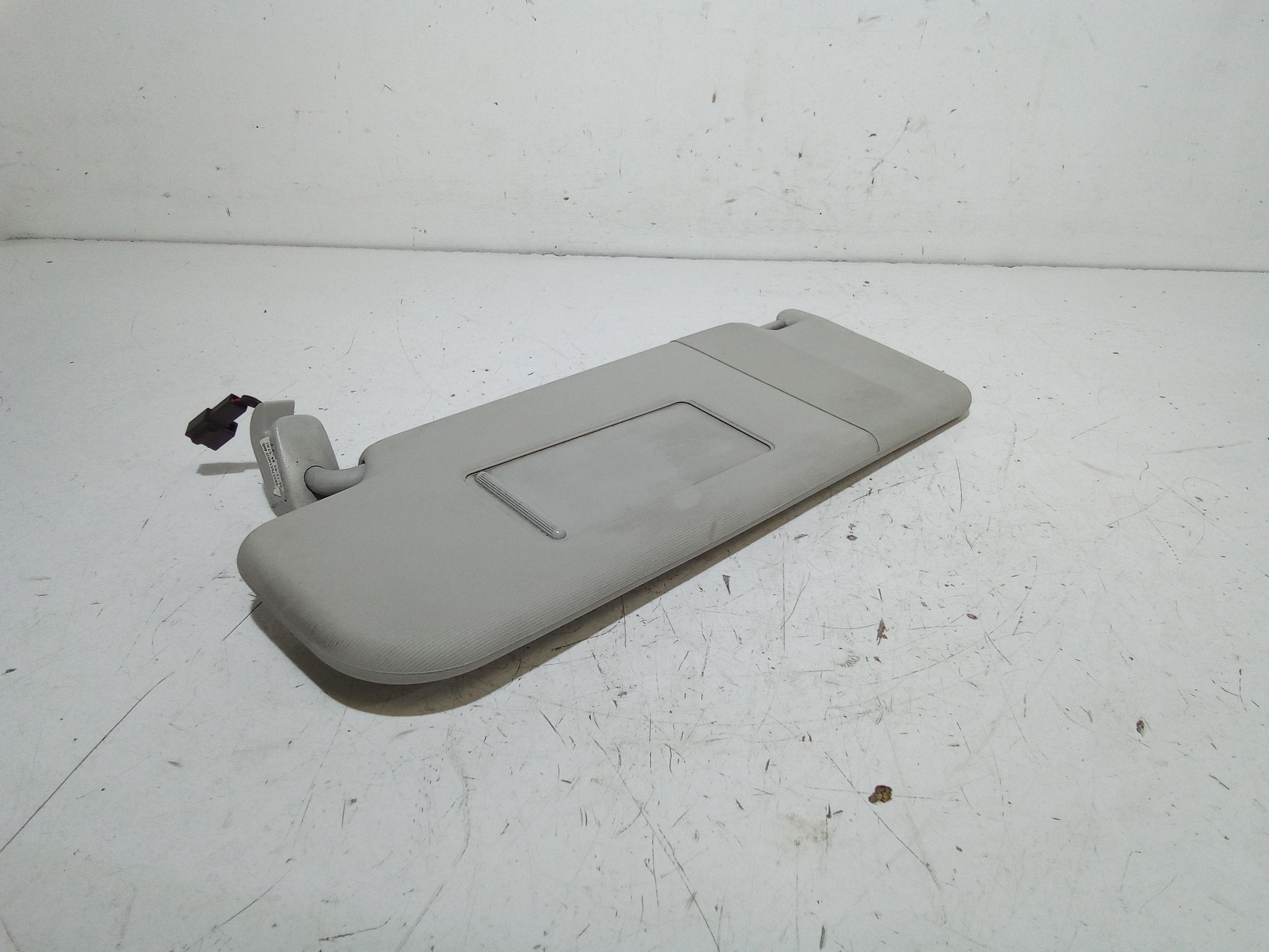 Aletta Parasole Parabrezza Sinistro 3B0857551AM2F4 Usato