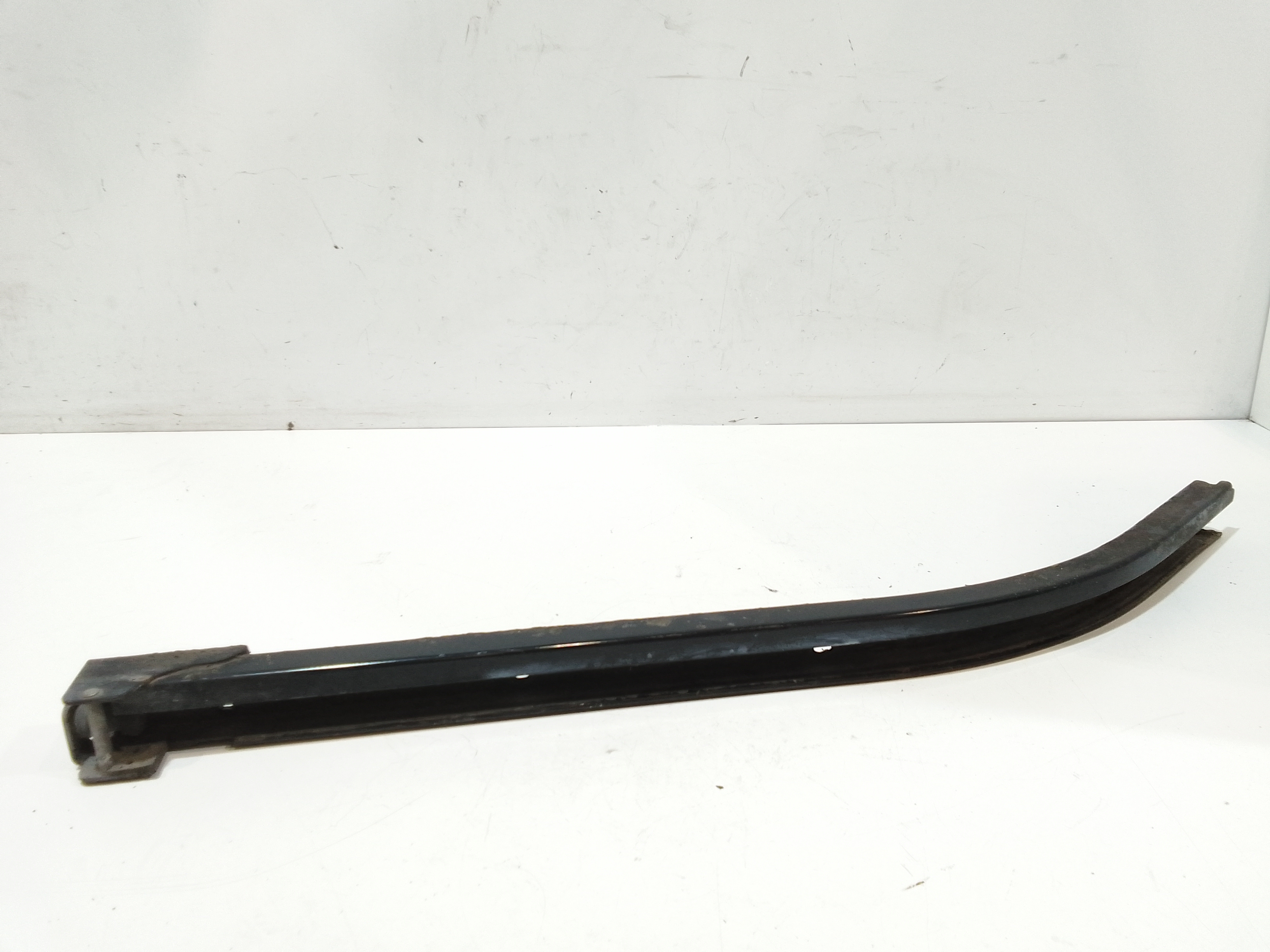 Guida Centr. Porta Scorrevole Destro, Guida Centr. Porta Scorrevole Sinistro, Guida Inf. Porta Scorrevole Destro, Guida Inf. Porta Scorrevole Sinistro, Guida Sup. Porta Scorrevole Destro, Guida Sup. Porta Scorrevole Sinistro Usato