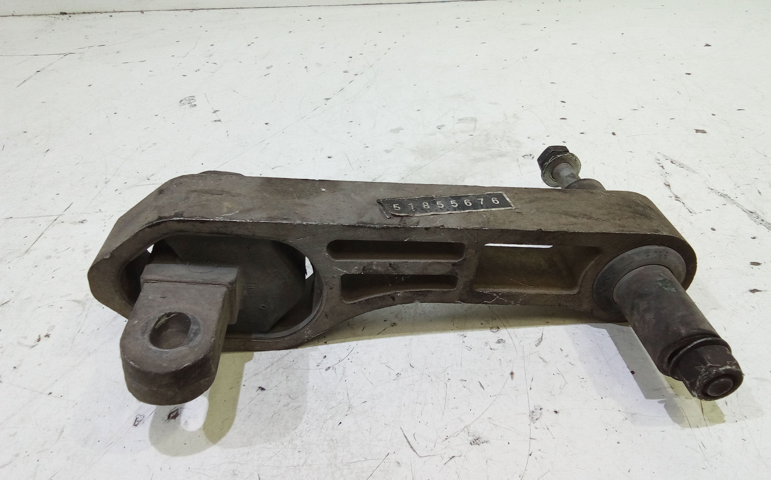 Piastra Alloggiamento Supporto Motore (Con Eventuale Bielletta O Tirante Associato) Usato