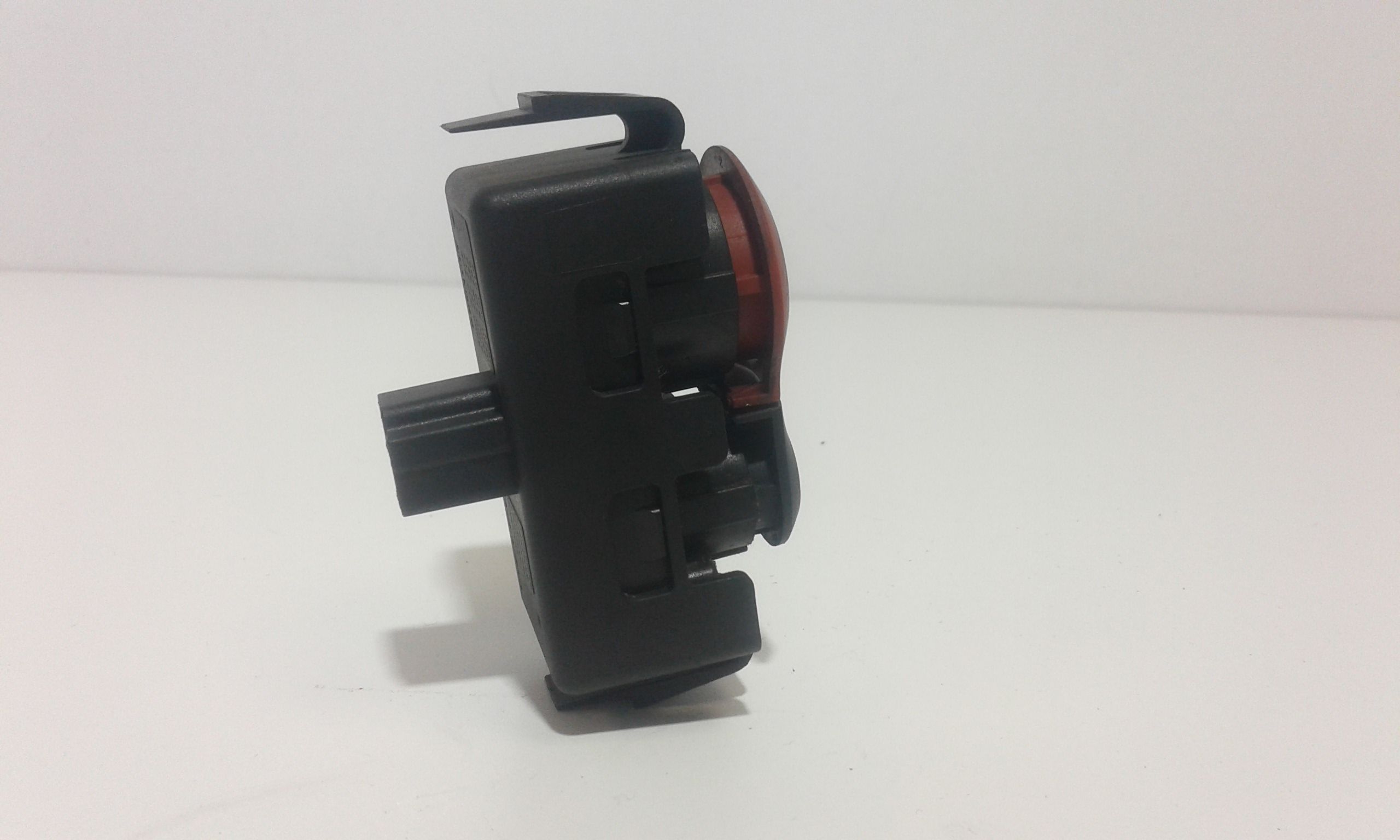 Interruttore Luci Emergenza 252103766R Usato