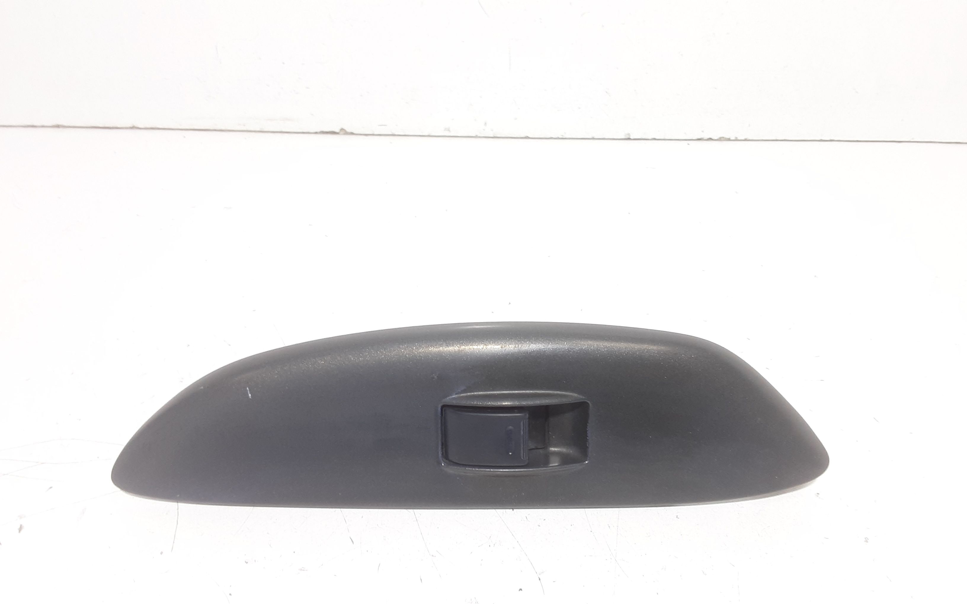 Interruttore Alzacristalli Porta Ant. Destro 848100D010 Usato