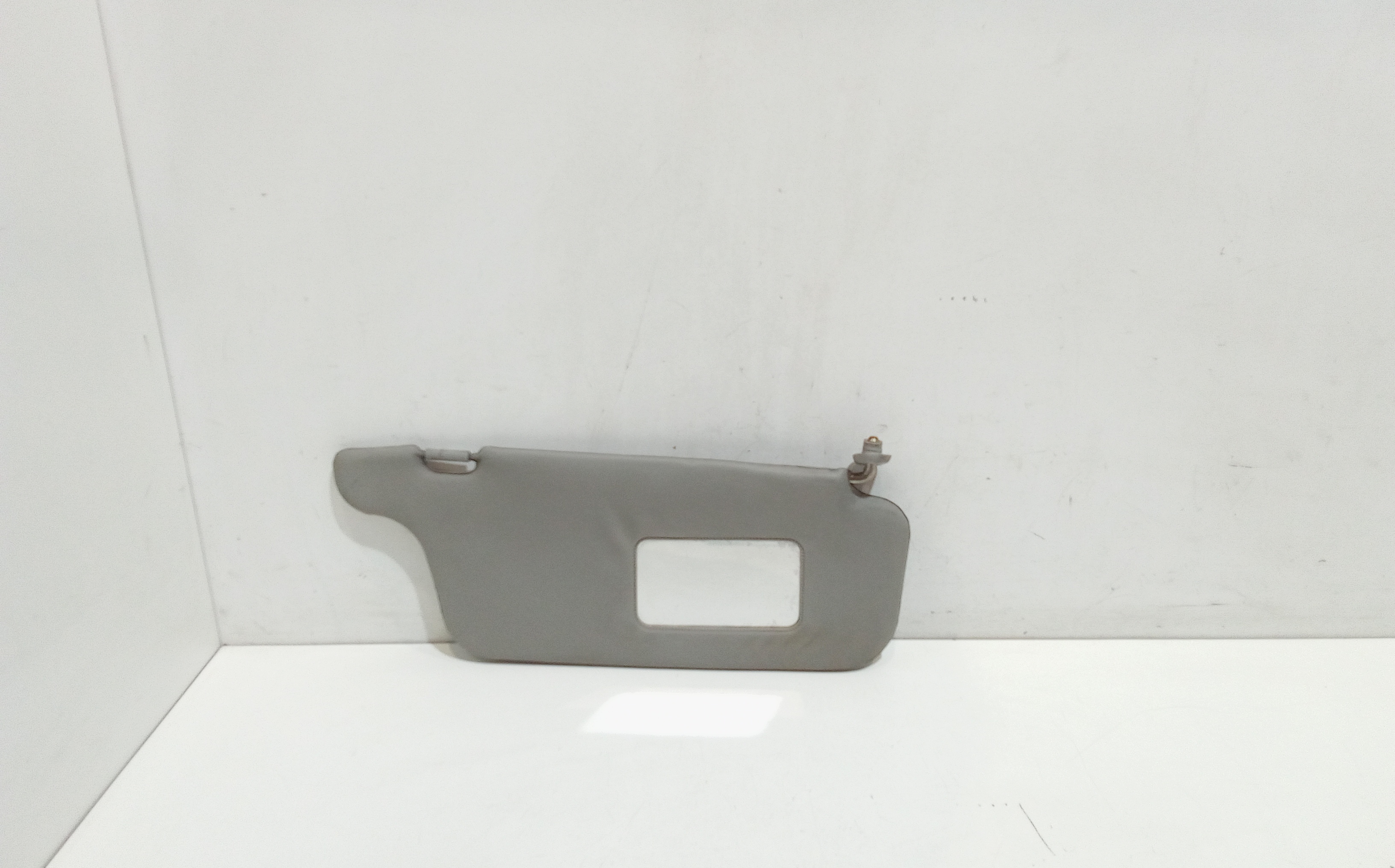 Aletta Parasole Parabrezza Destro 8520206000OBAS Usato