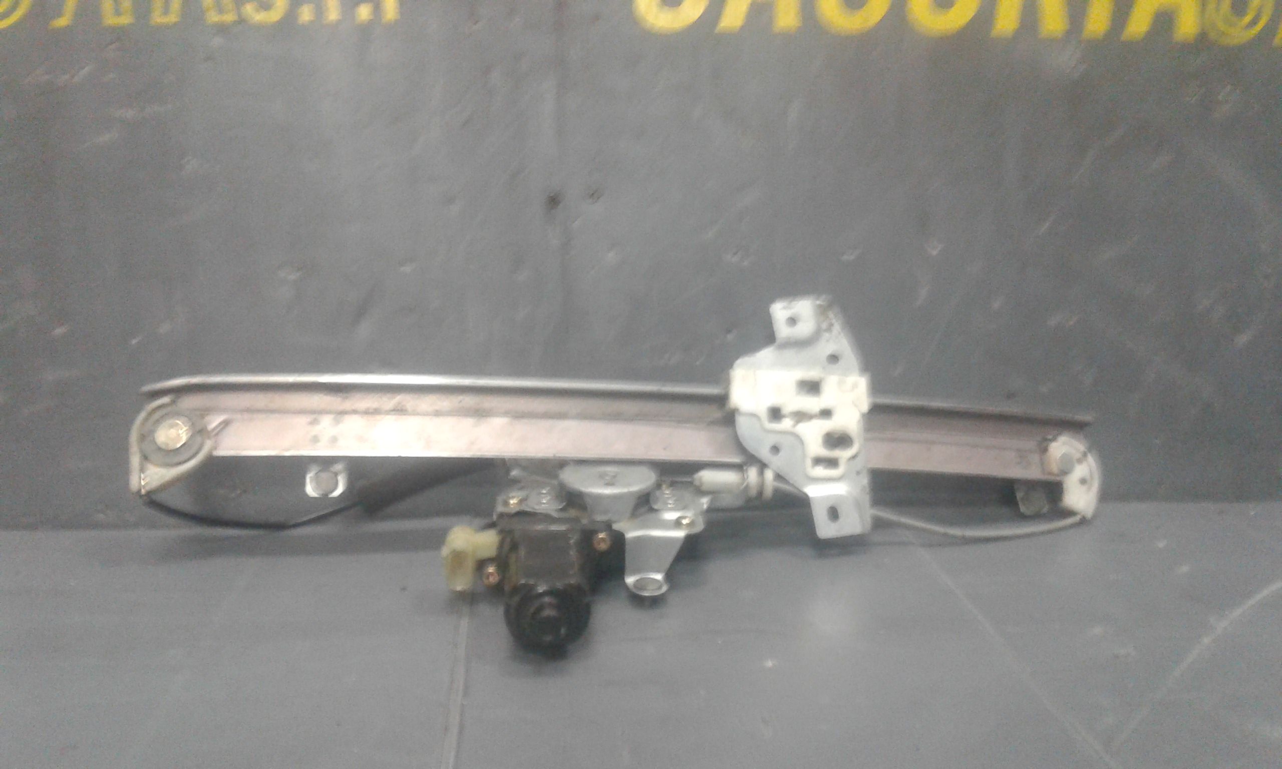 Alzacristallo Porta Ant. Sinistro 824011C000 Usato