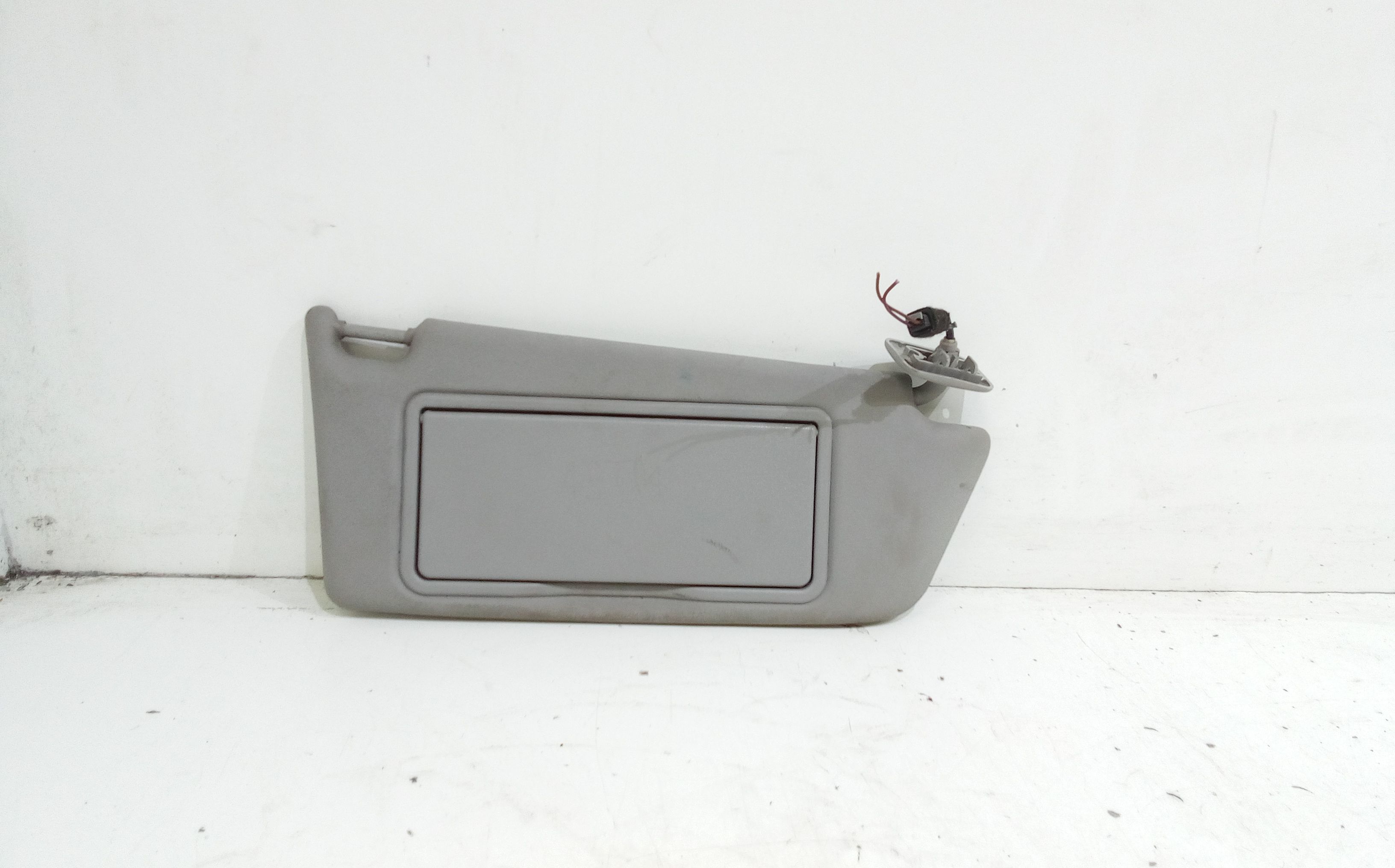 Aletta Parasole Parabrezza Destro 13113045 Usato