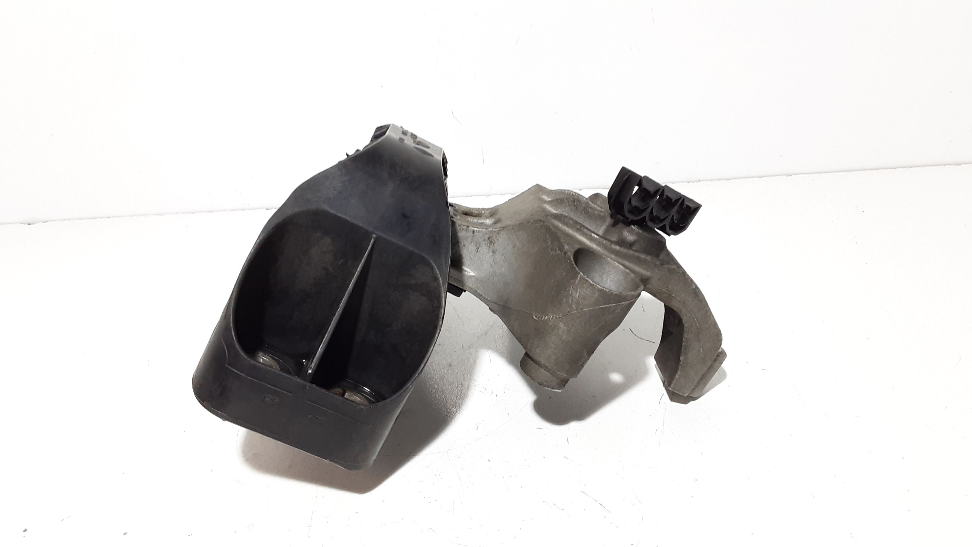 Piastra Alloggiamento Supporto Motore (Con Eventuale Bielletta O Tirante Associato) Usato